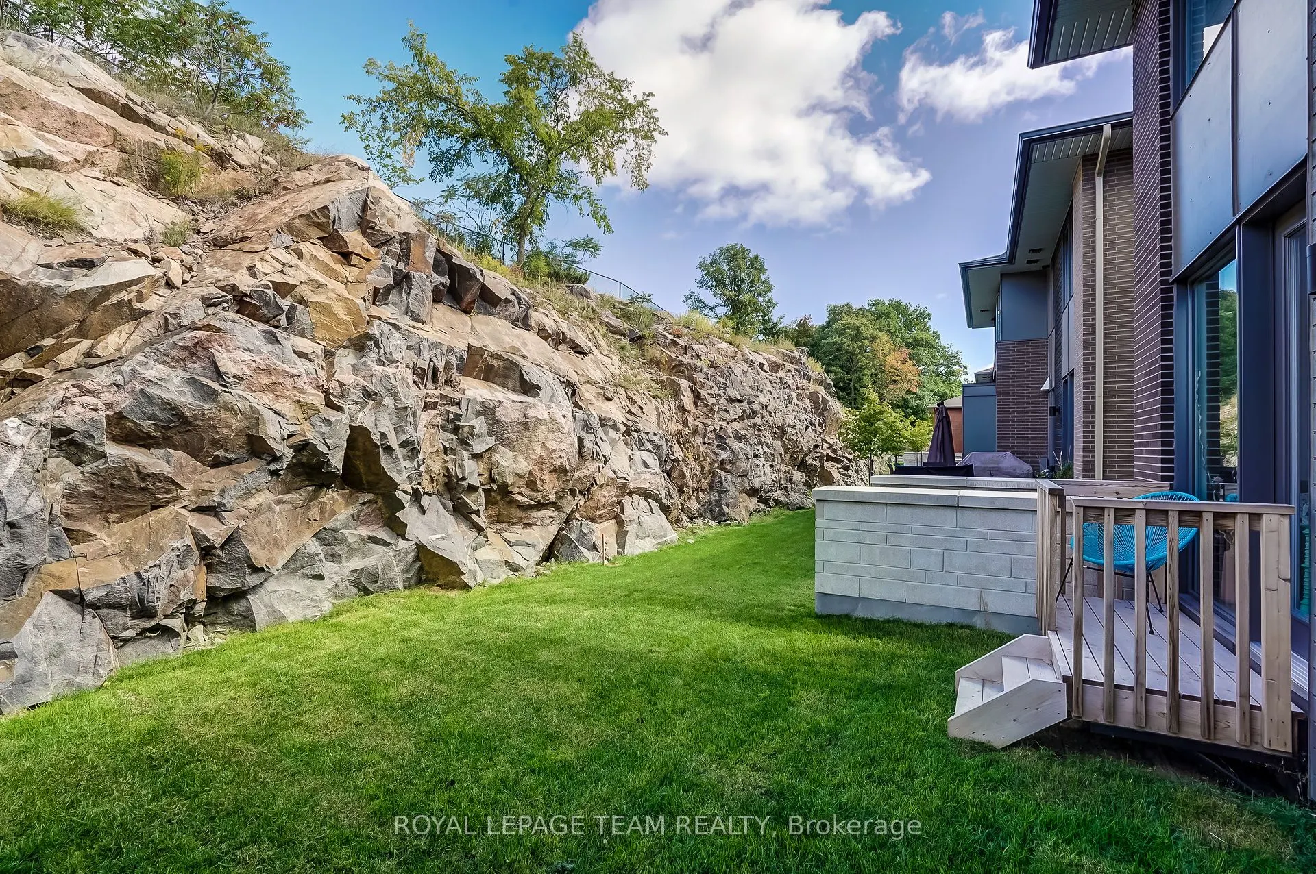 161 Boundstone Way
