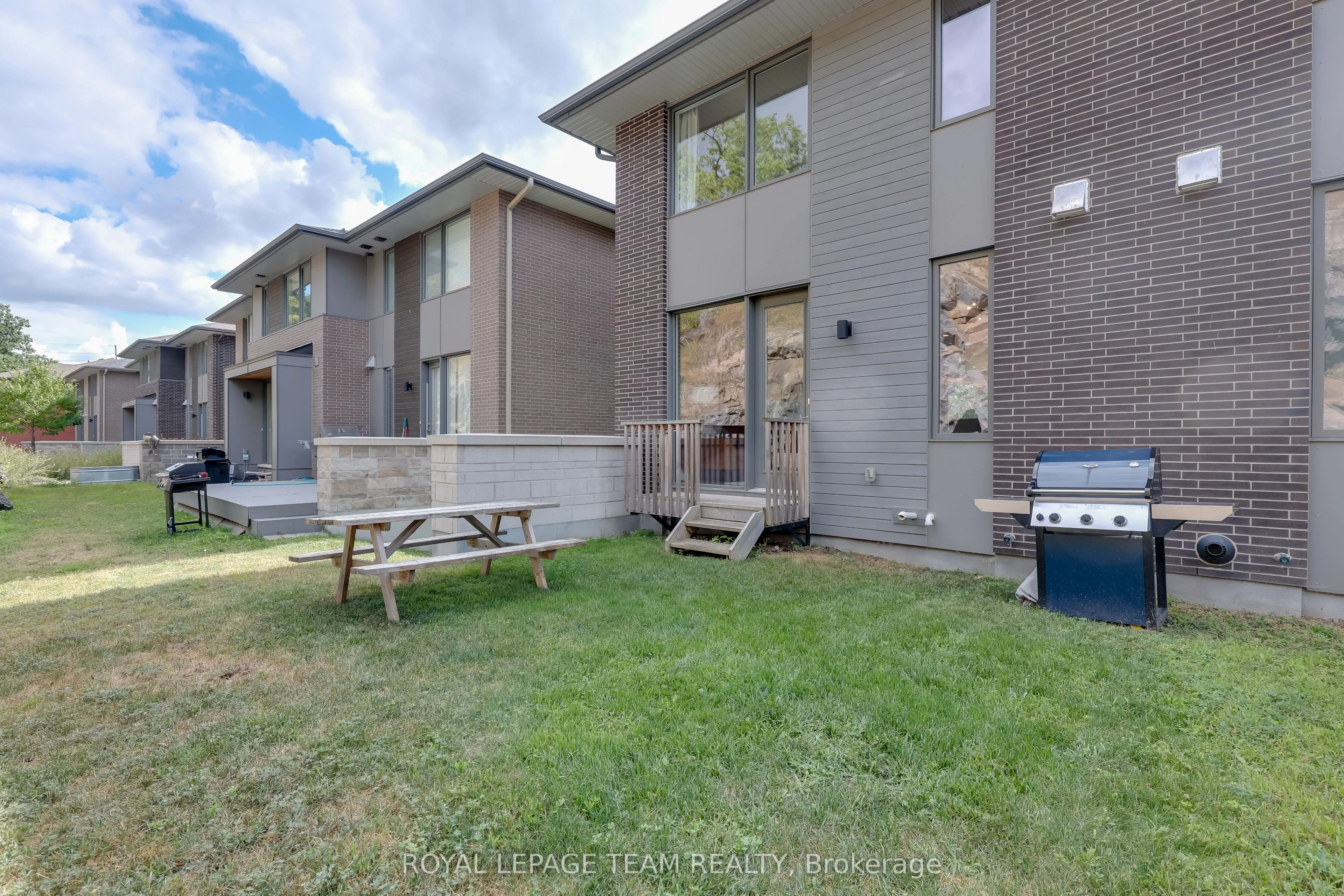 161 Boundstone Way