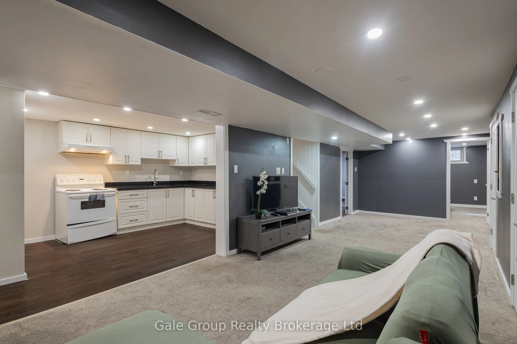 15 Kelvin Court