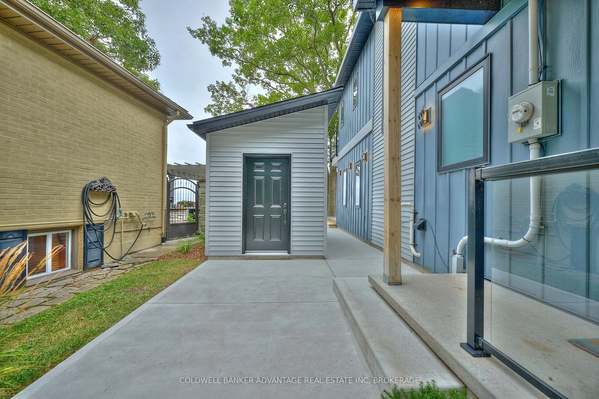 10591 Lakeshore Road