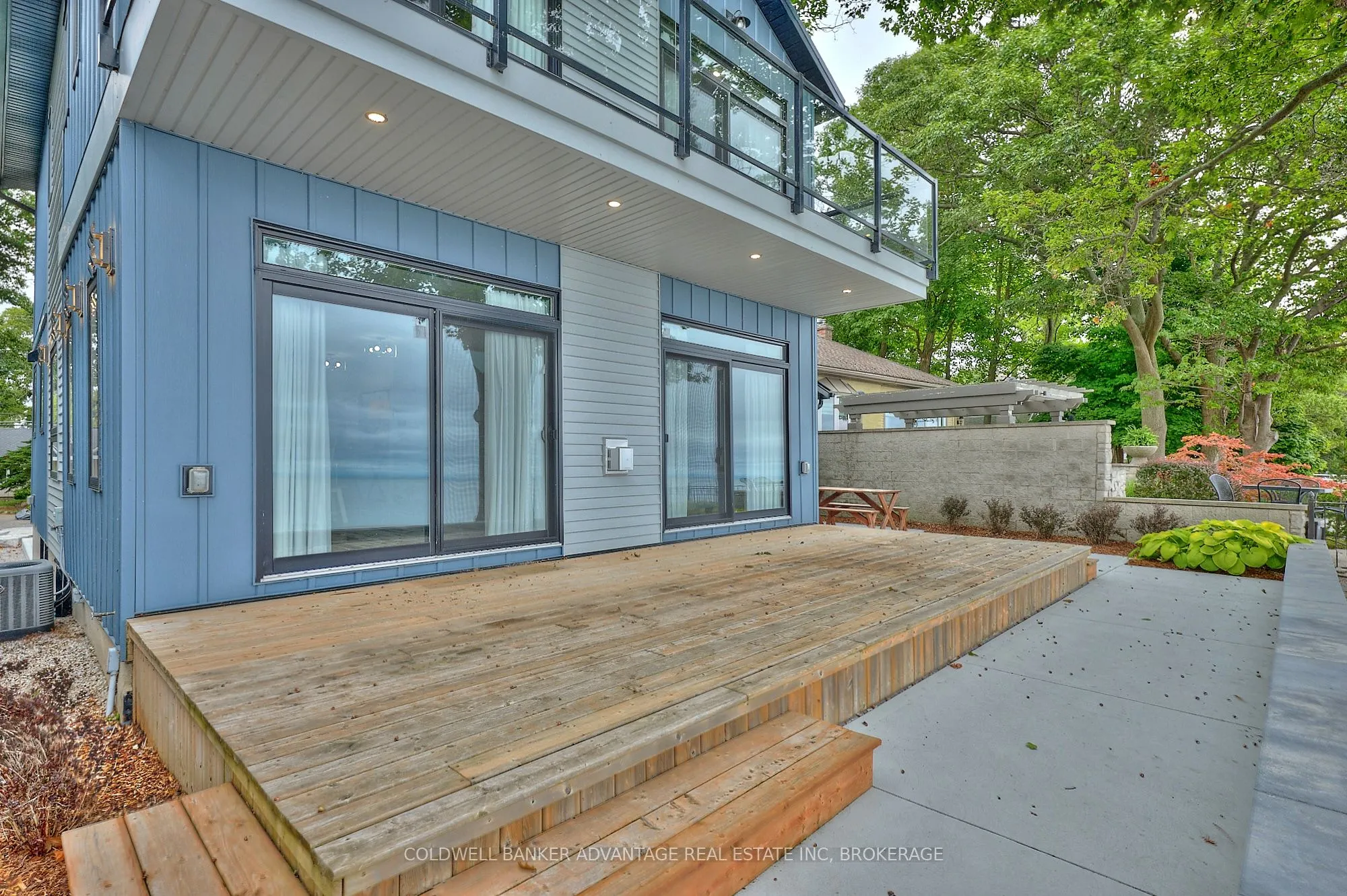 10591 Lakeshore Road
