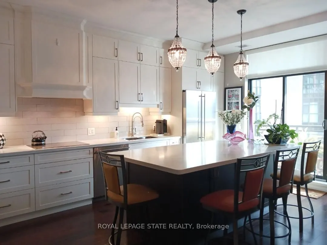 112 King Street E, #1109
