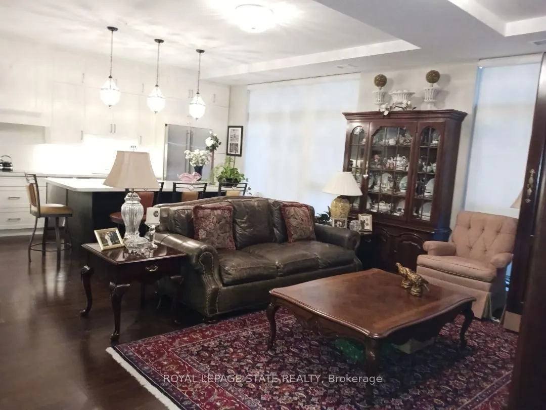112 King Street E, #1109
