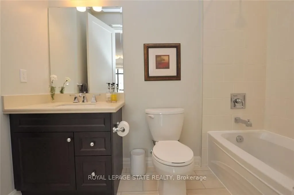 112 King Street E, #1109