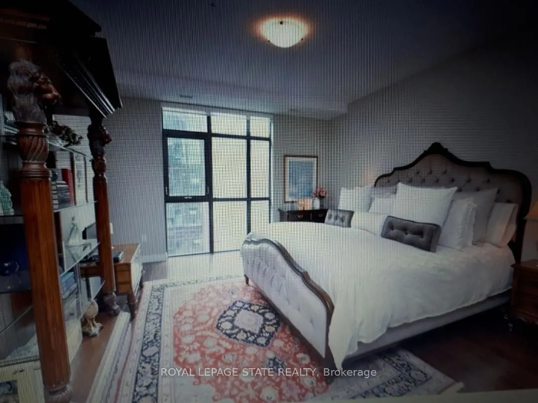112 King Street E, #1109