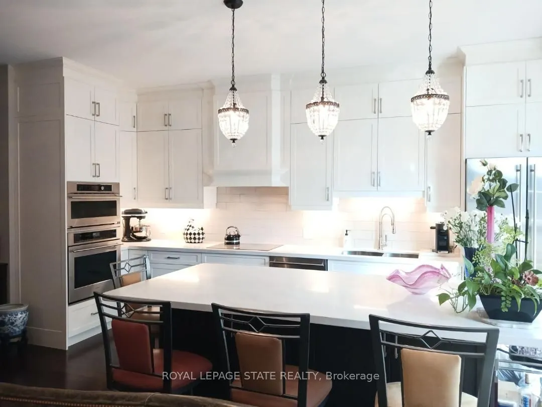 112 King Street E, #1109