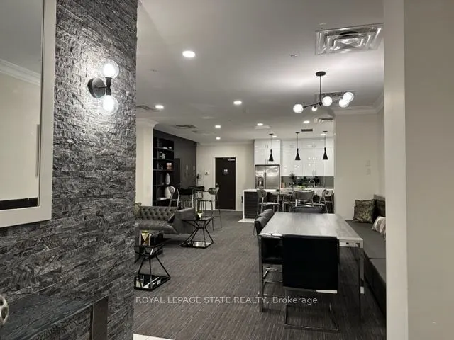 112 King Street E, #1109