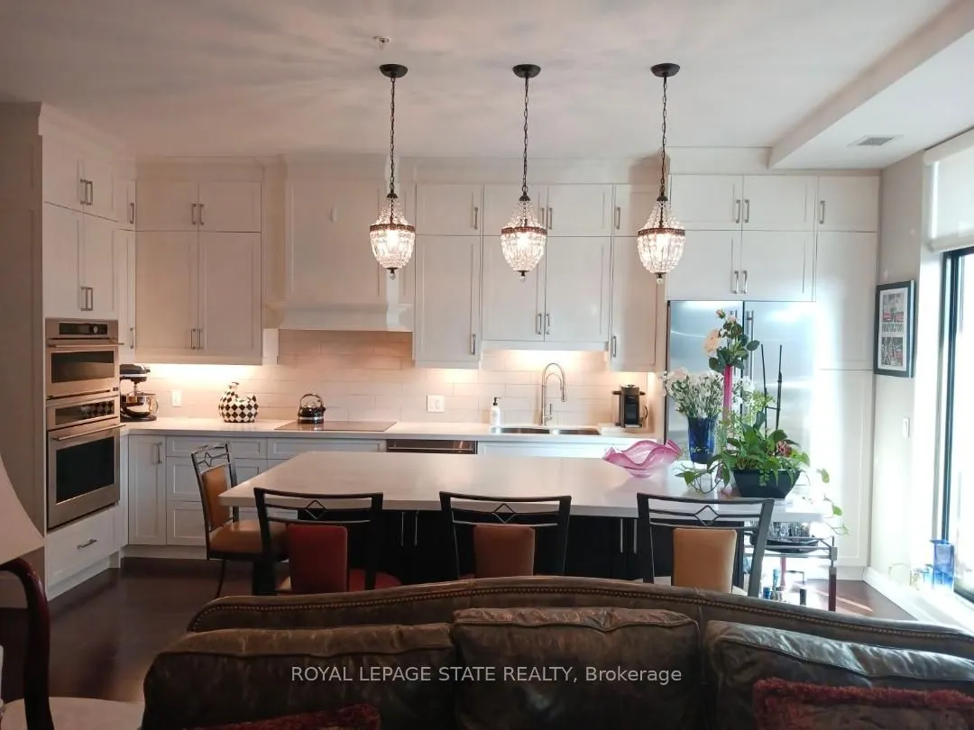 112 King Street E, #1109