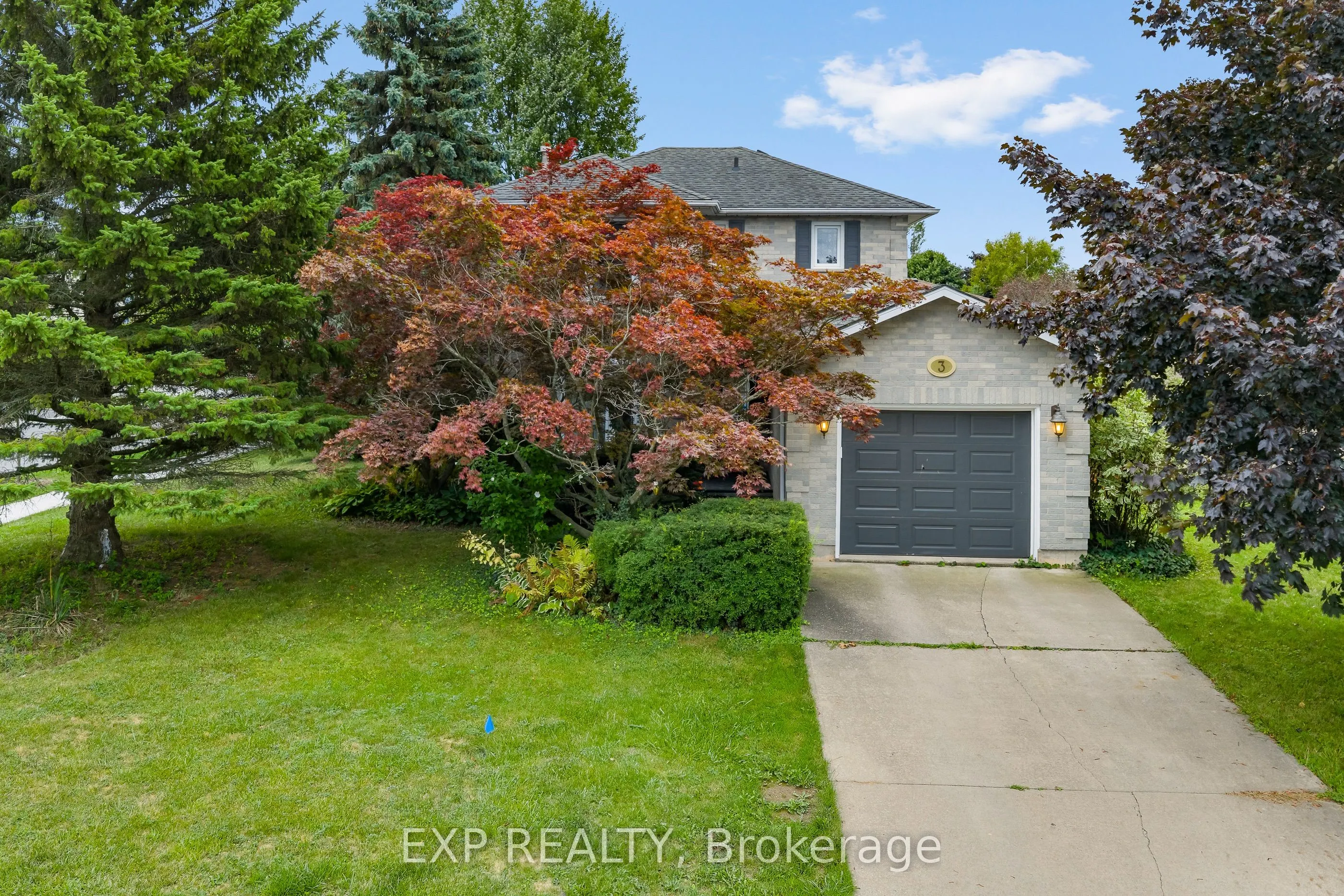 3 BRIARSDALE Crescent