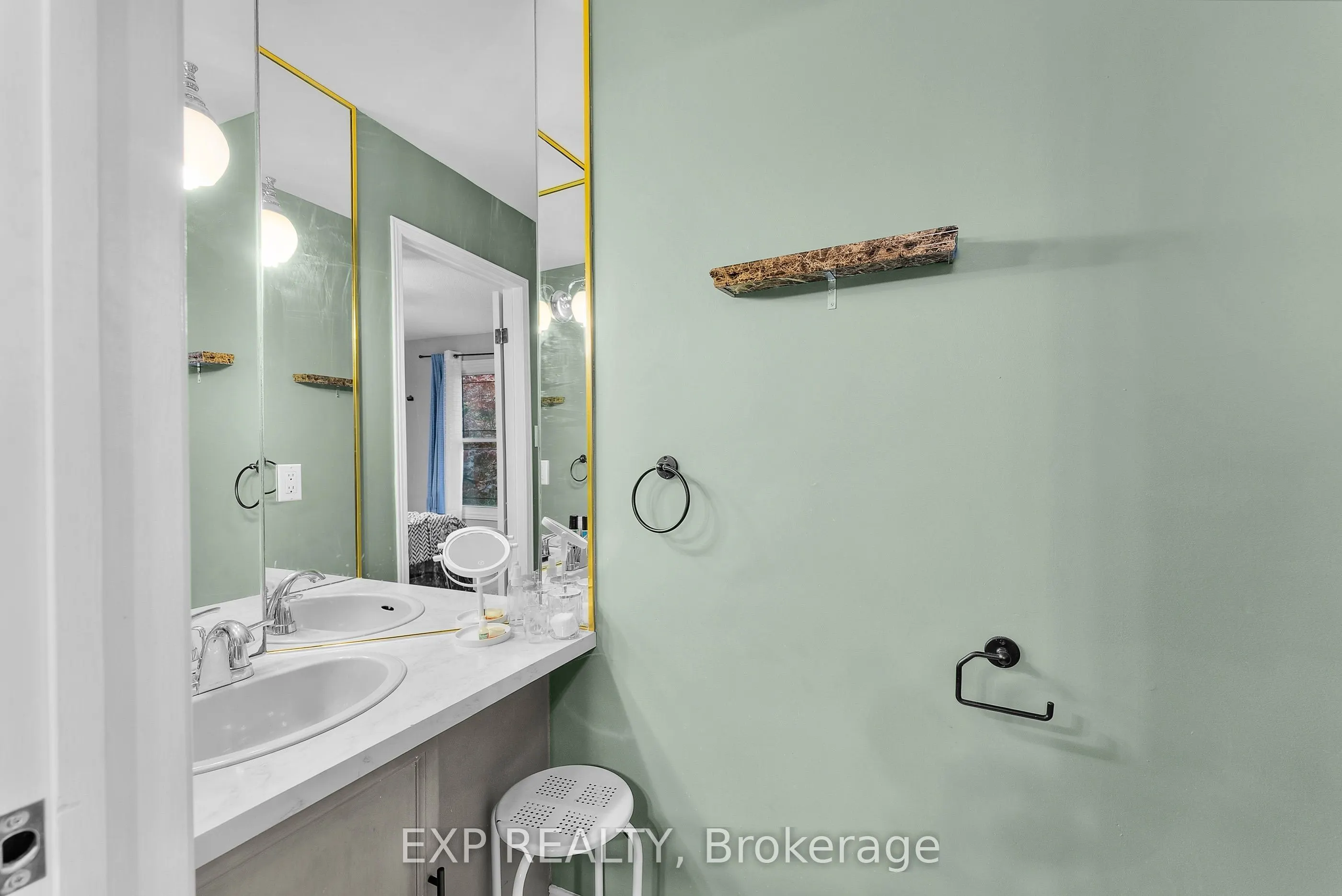 3 BRIARSDALE Crescent