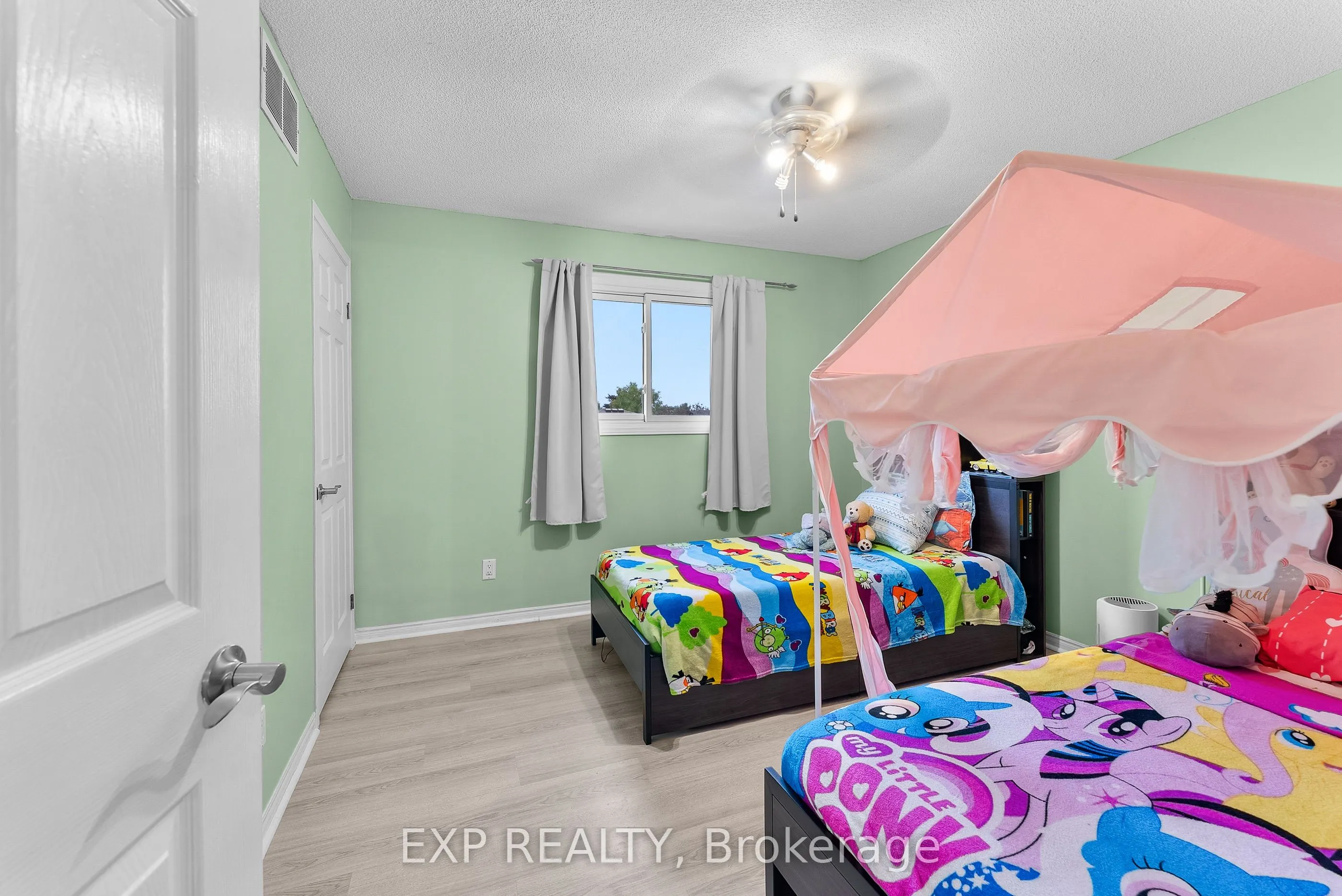 3 BRIARSDALE Crescent