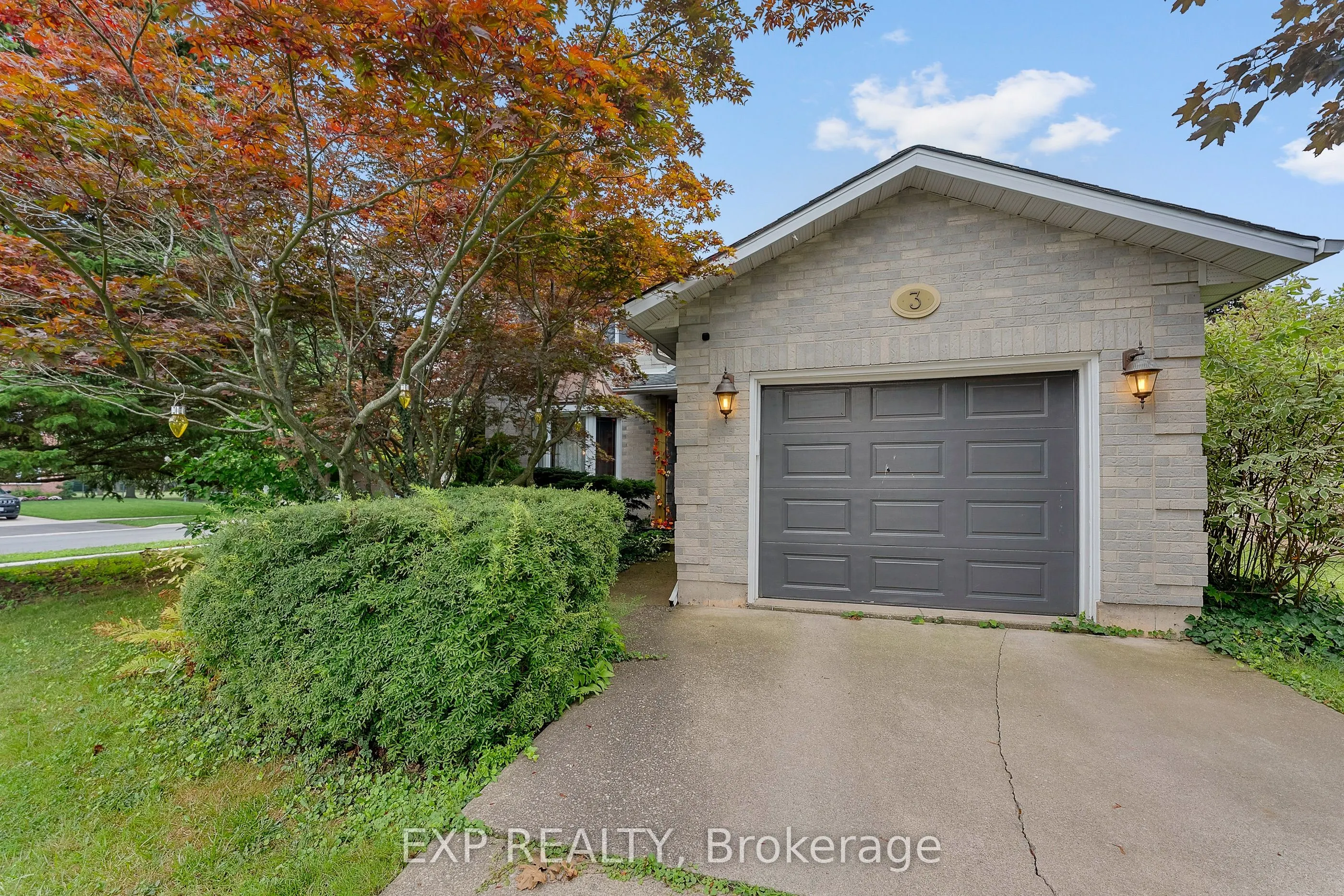 3 BRIARSDALE Crescent