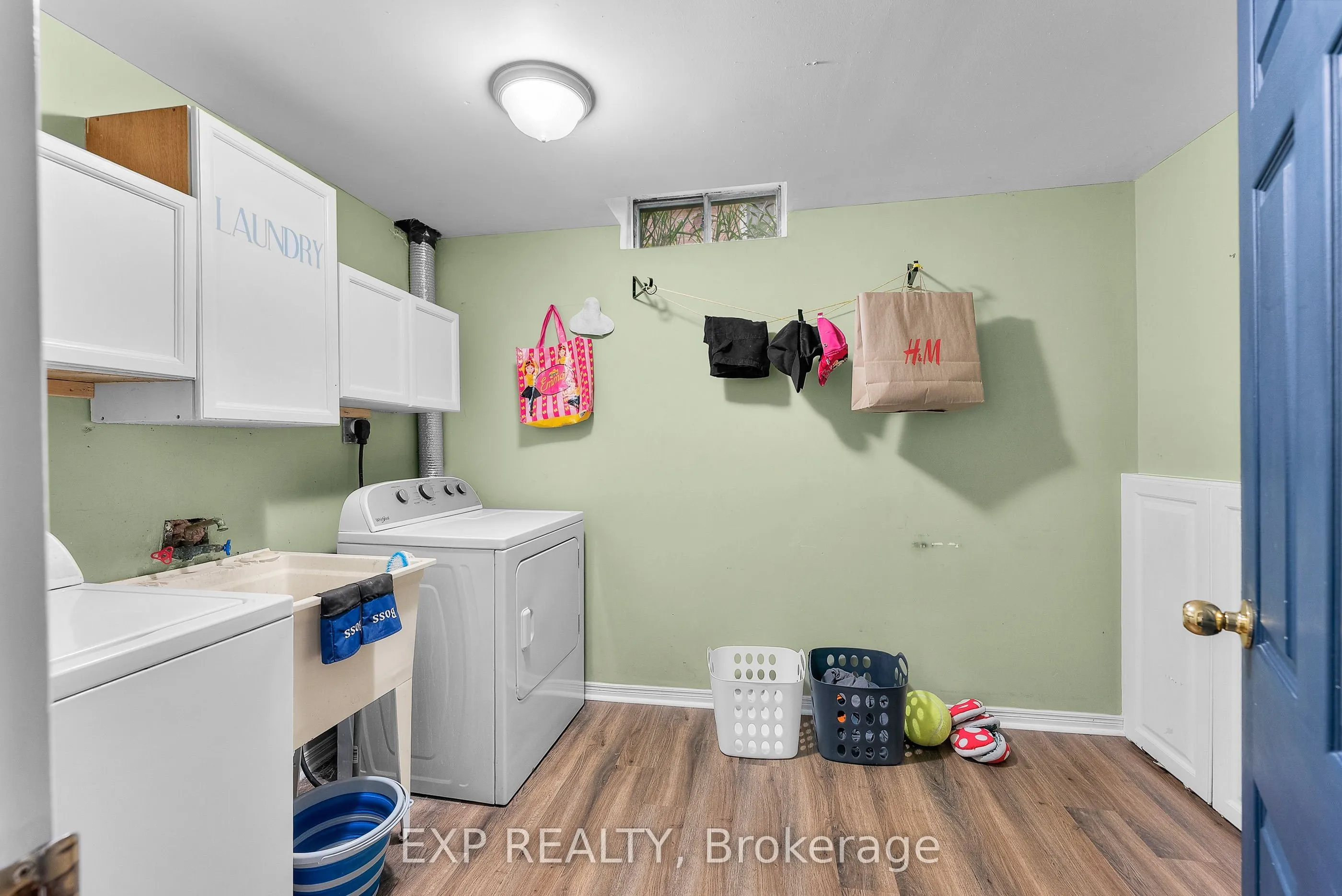3 BRIARSDALE Crescent