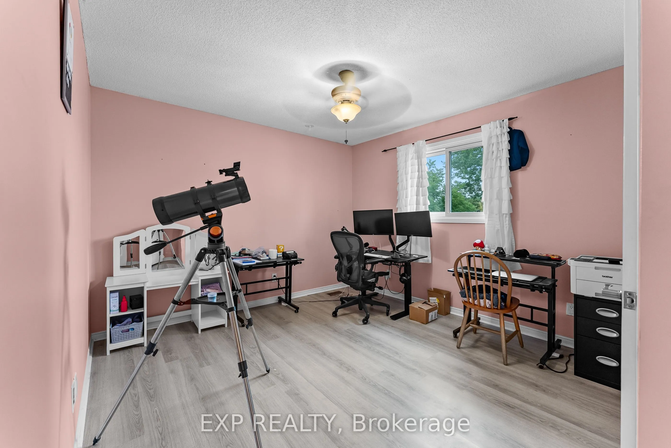 3 BRIARSDALE Crescent