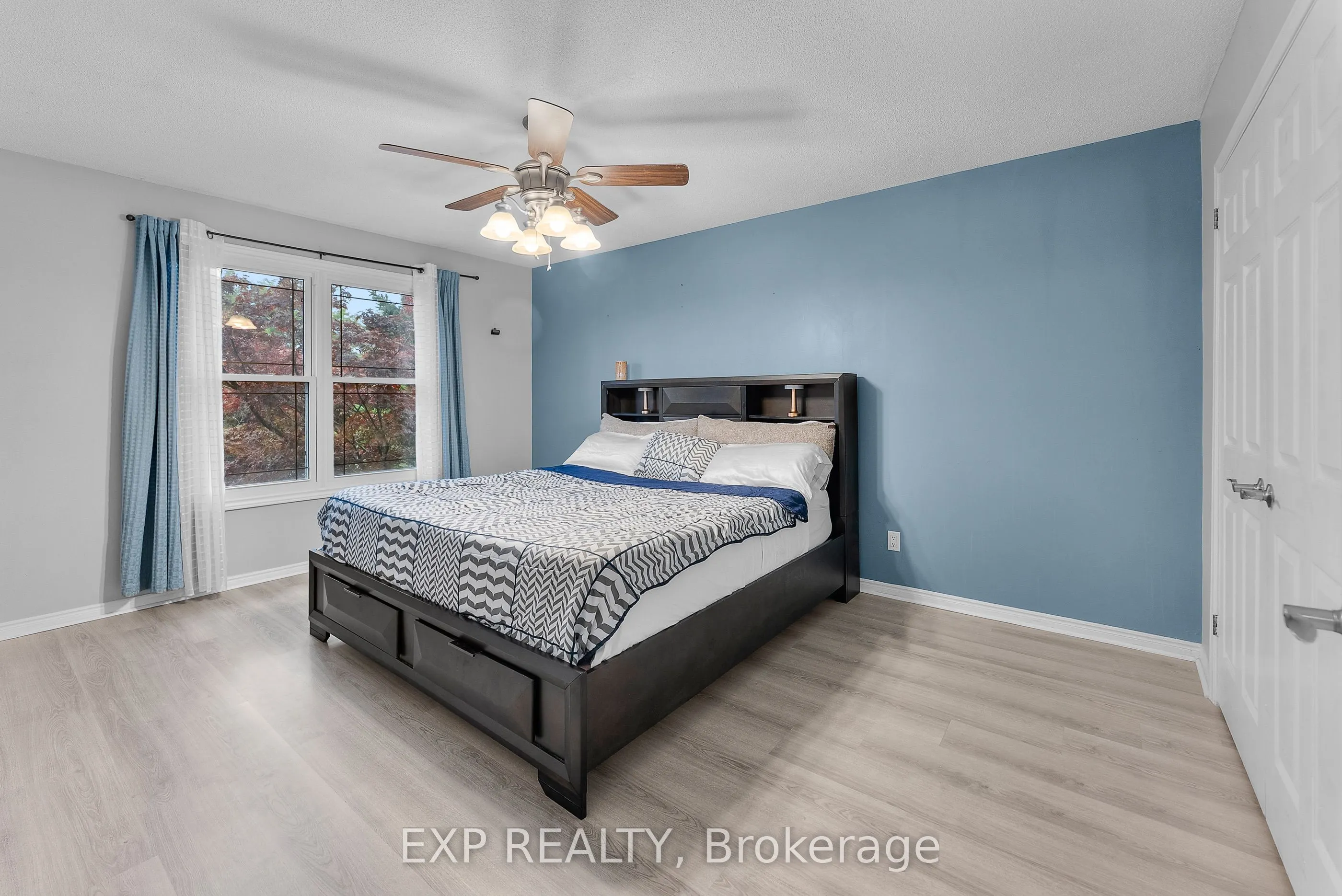 3 BRIARSDALE Crescent
