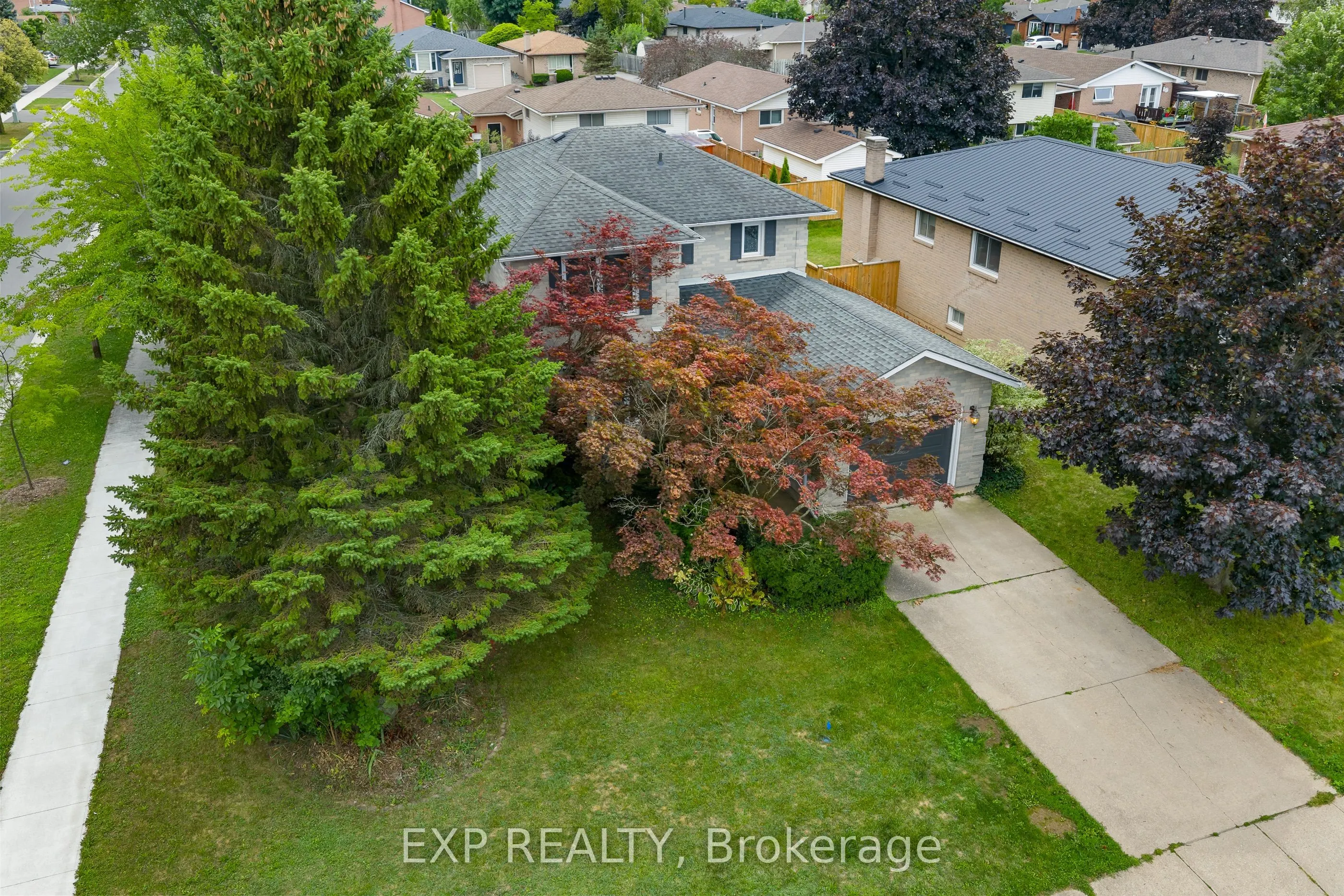 3 BRIARSDALE Crescent