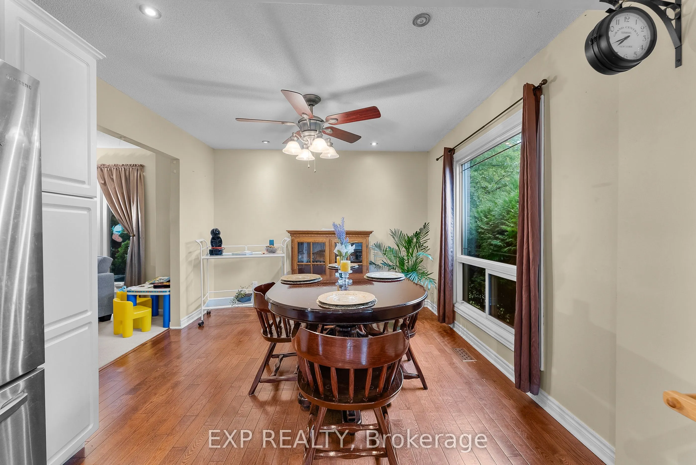 3 BRIARSDALE Crescent