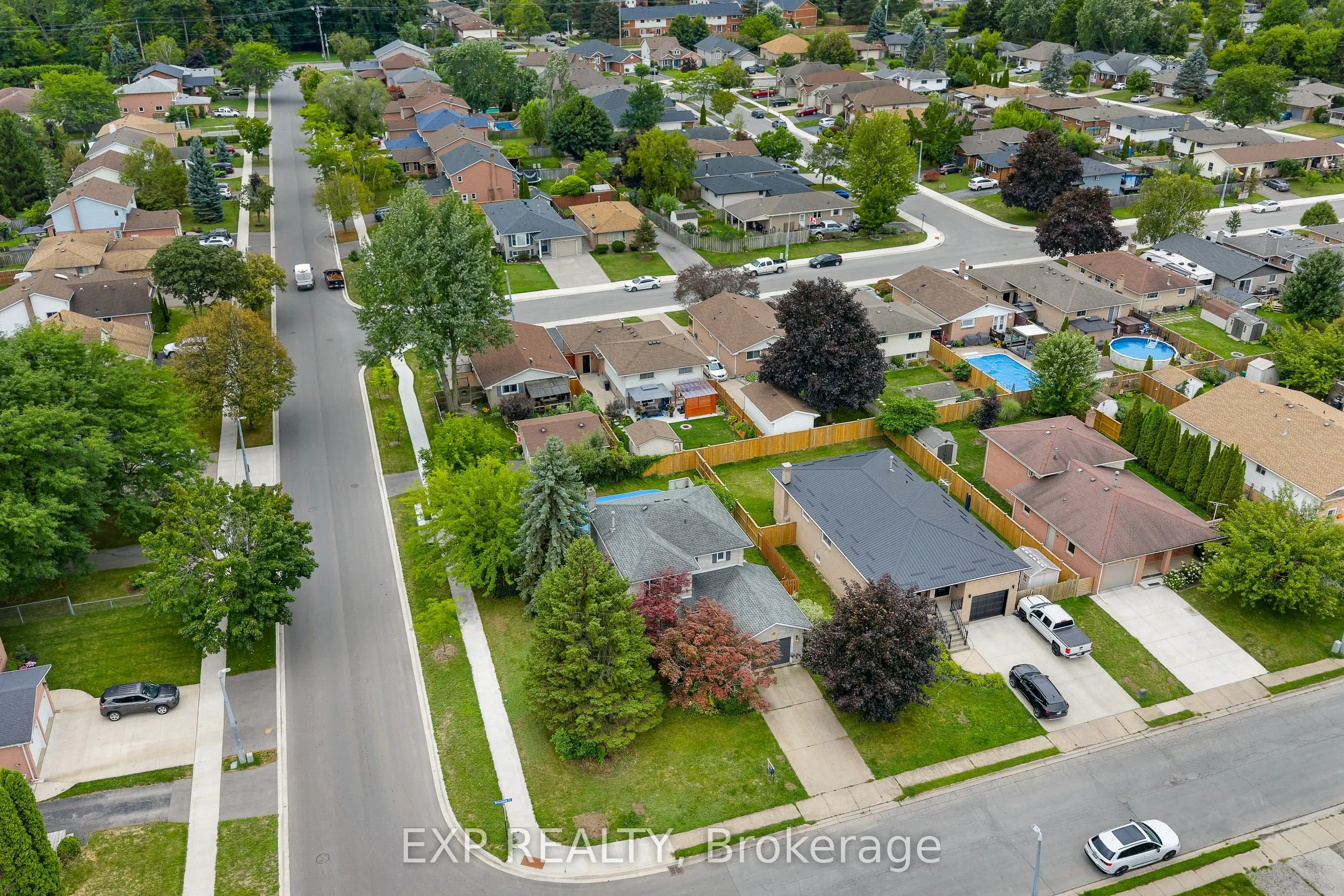 3 BRIARSDALE Crescent