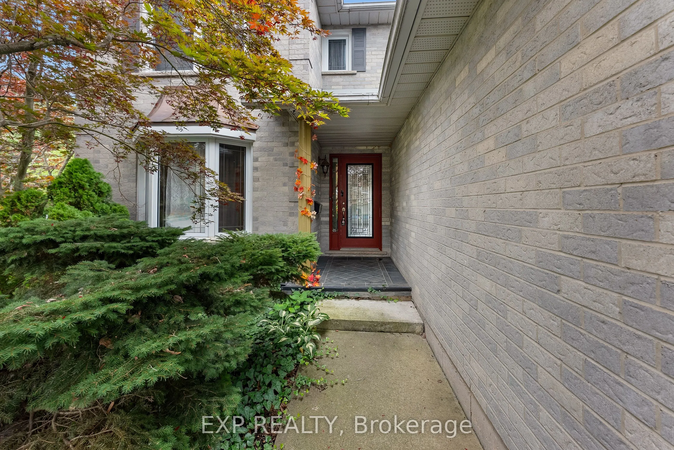 3 BRIARSDALE Crescent