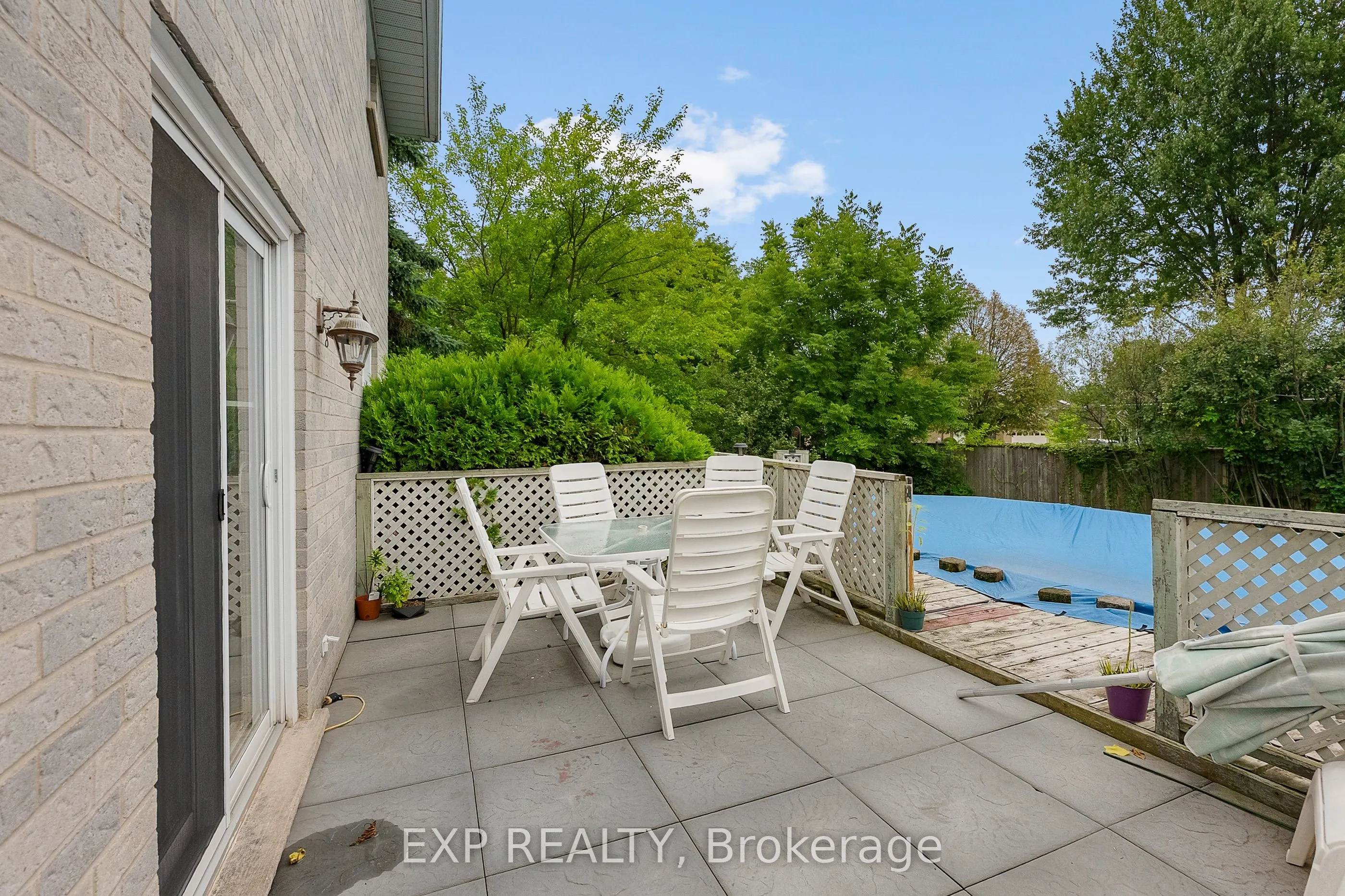 3 BRIARSDALE Crescent