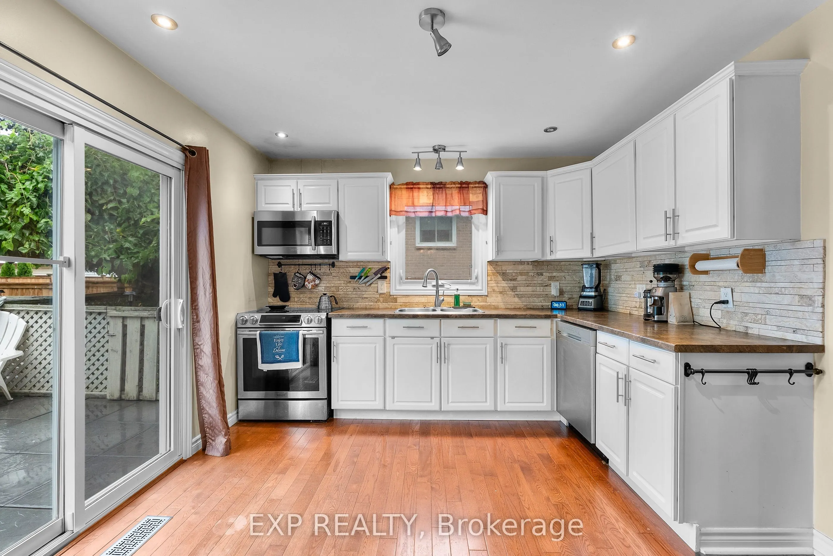 3 BRIARSDALE Crescent