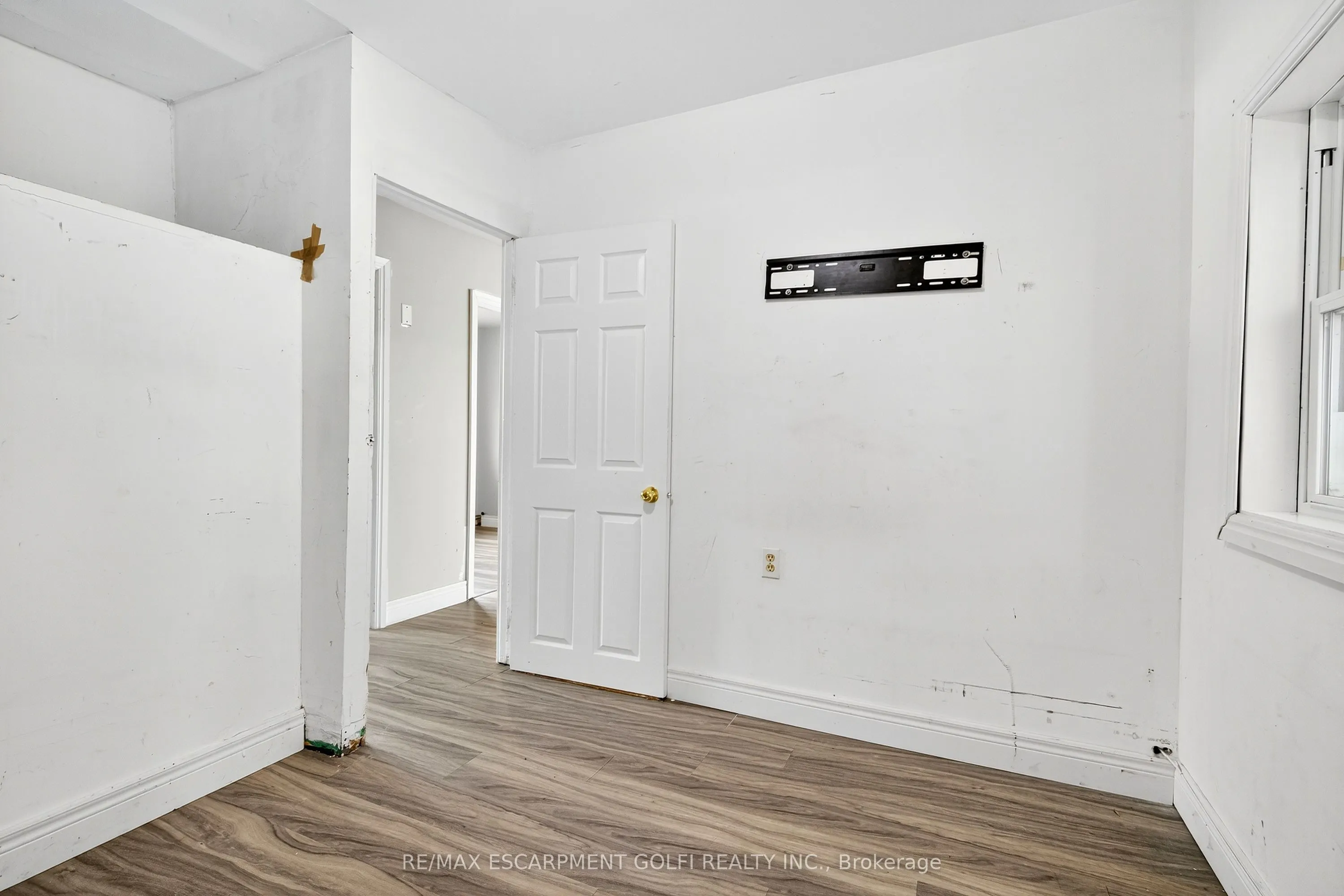 1196 Lakeshore Road