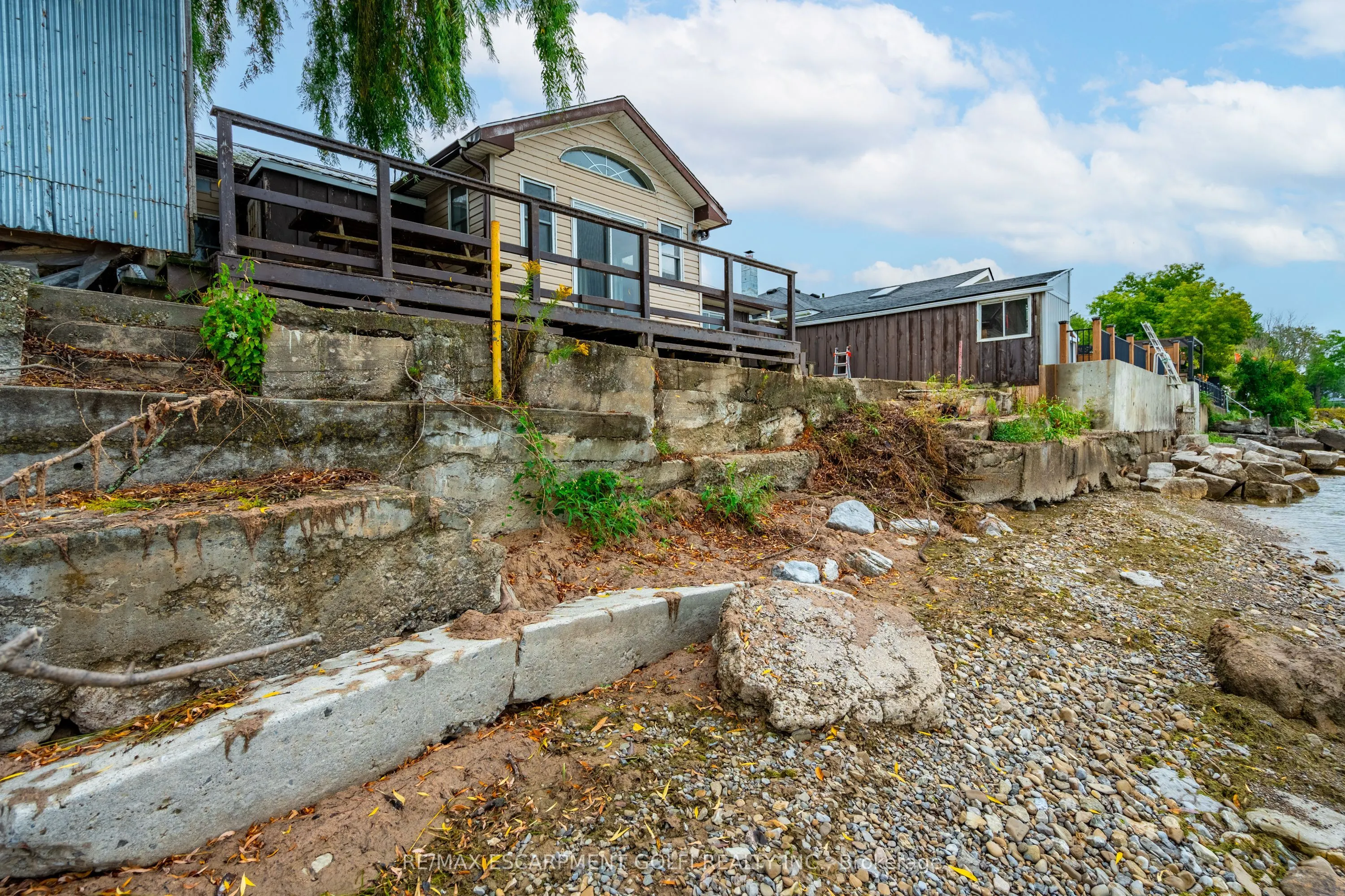 1196 Lakeshore Road