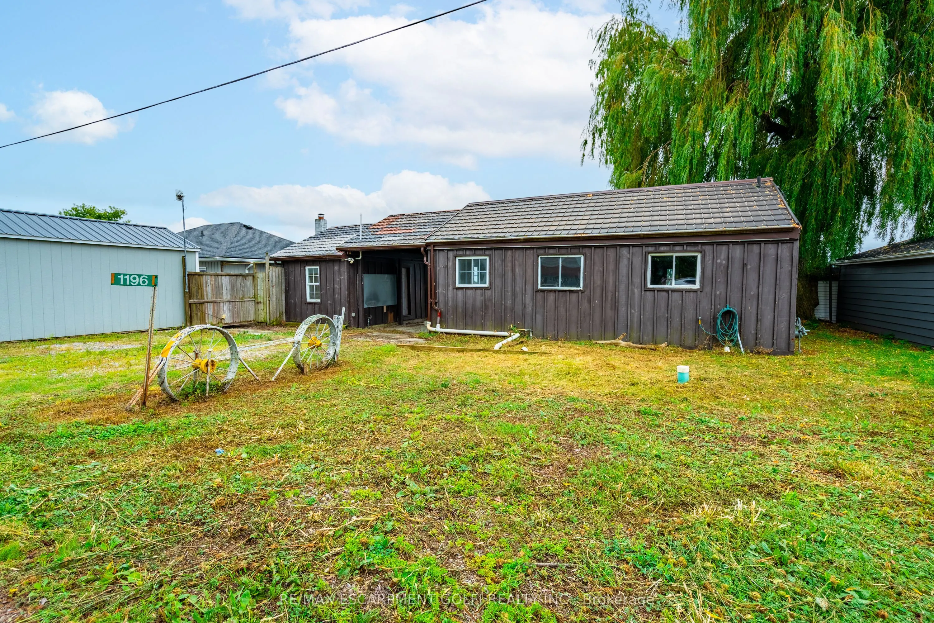 1196 Lakeshore Road