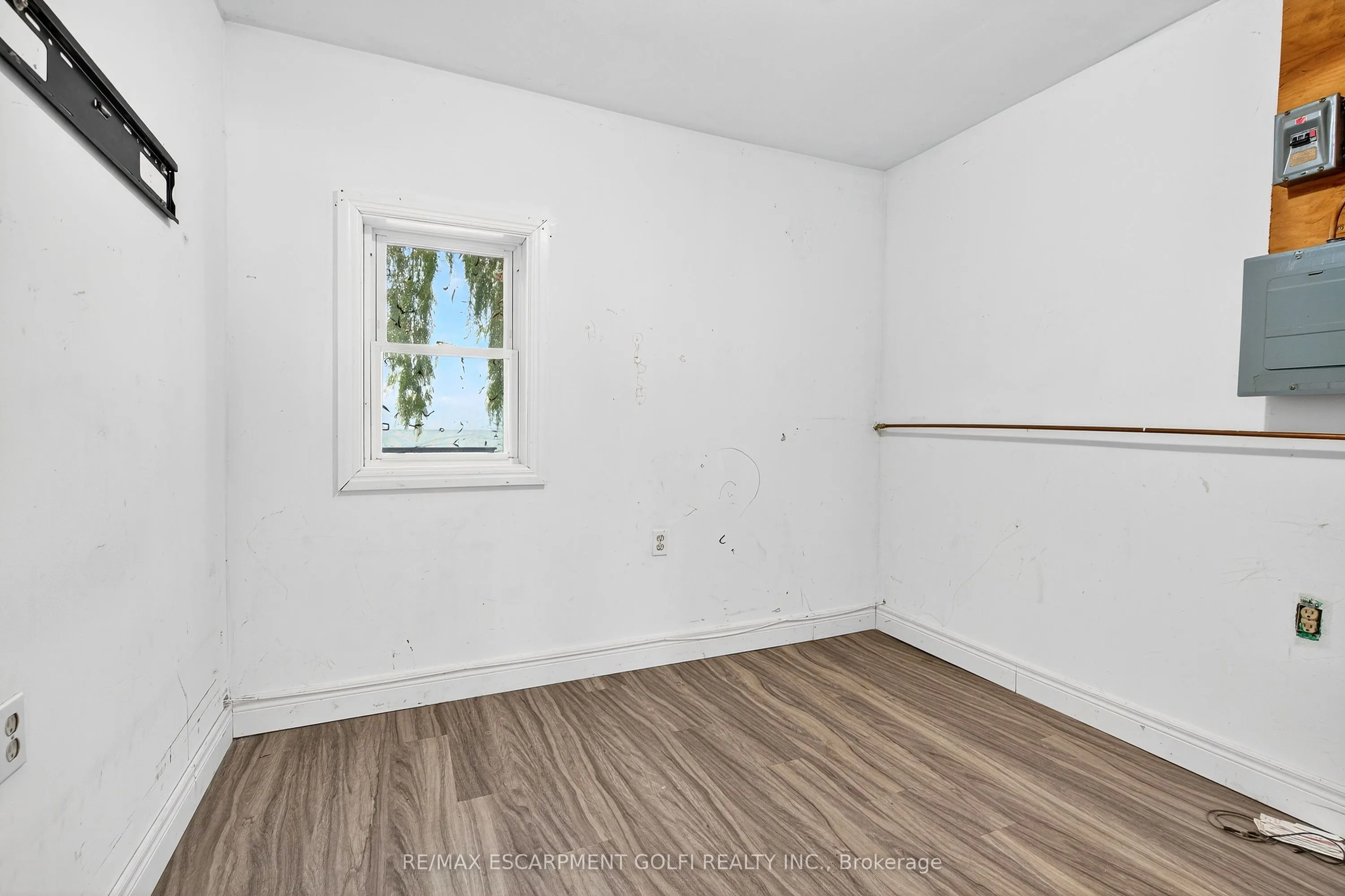 1196 Lakeshore Road