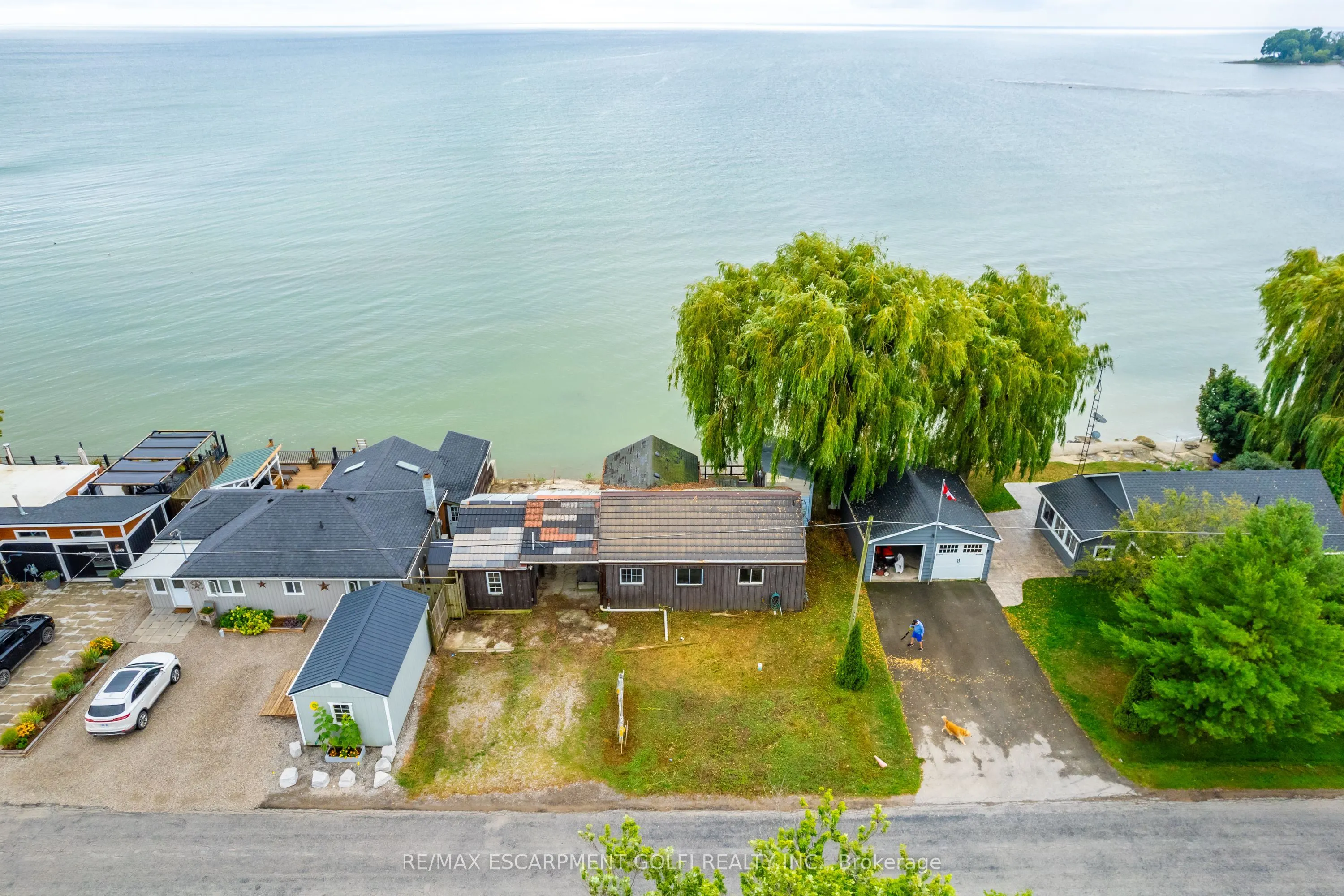 1196 Lakeshore Road