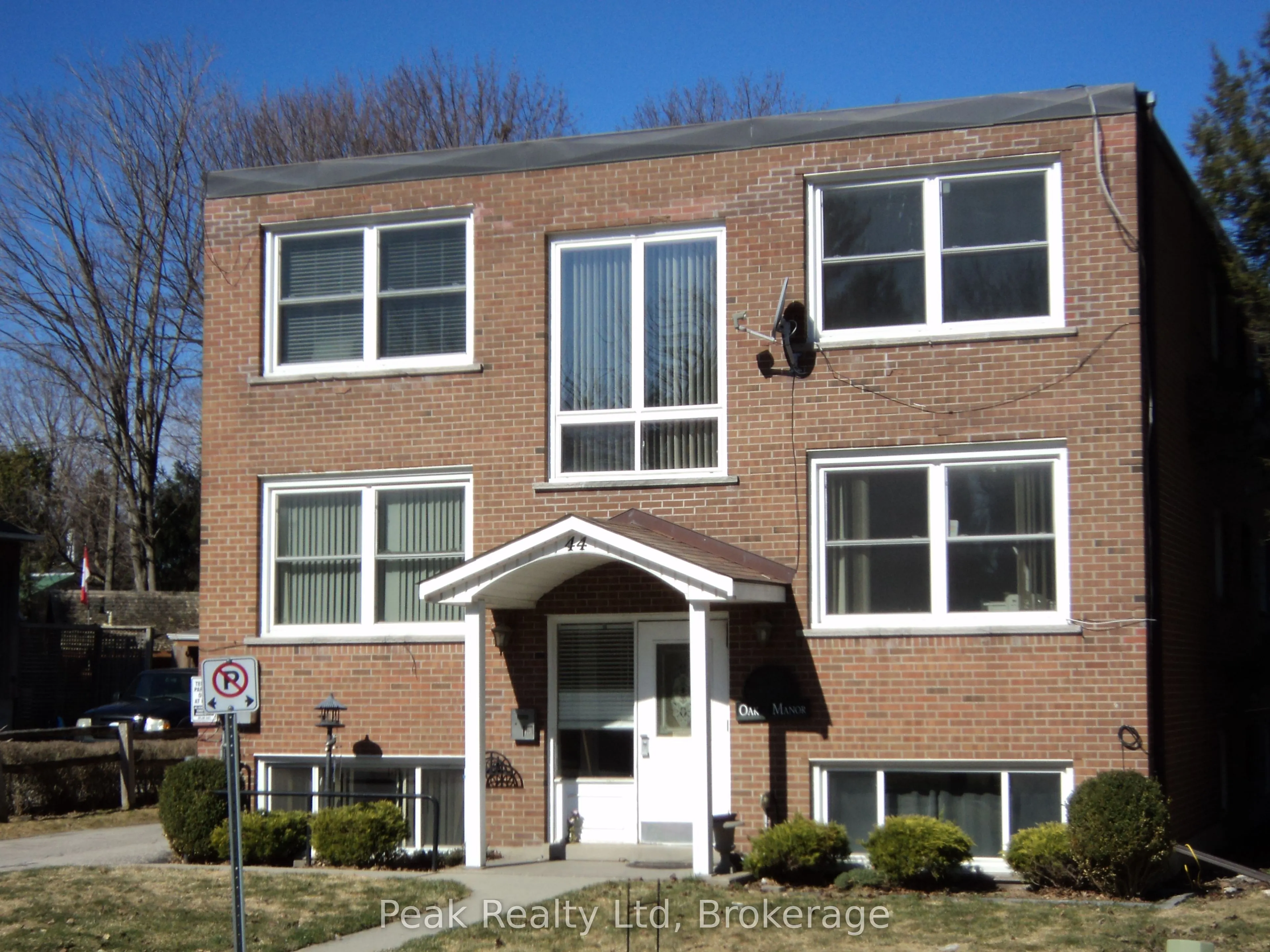 44 Memorial Avenue
