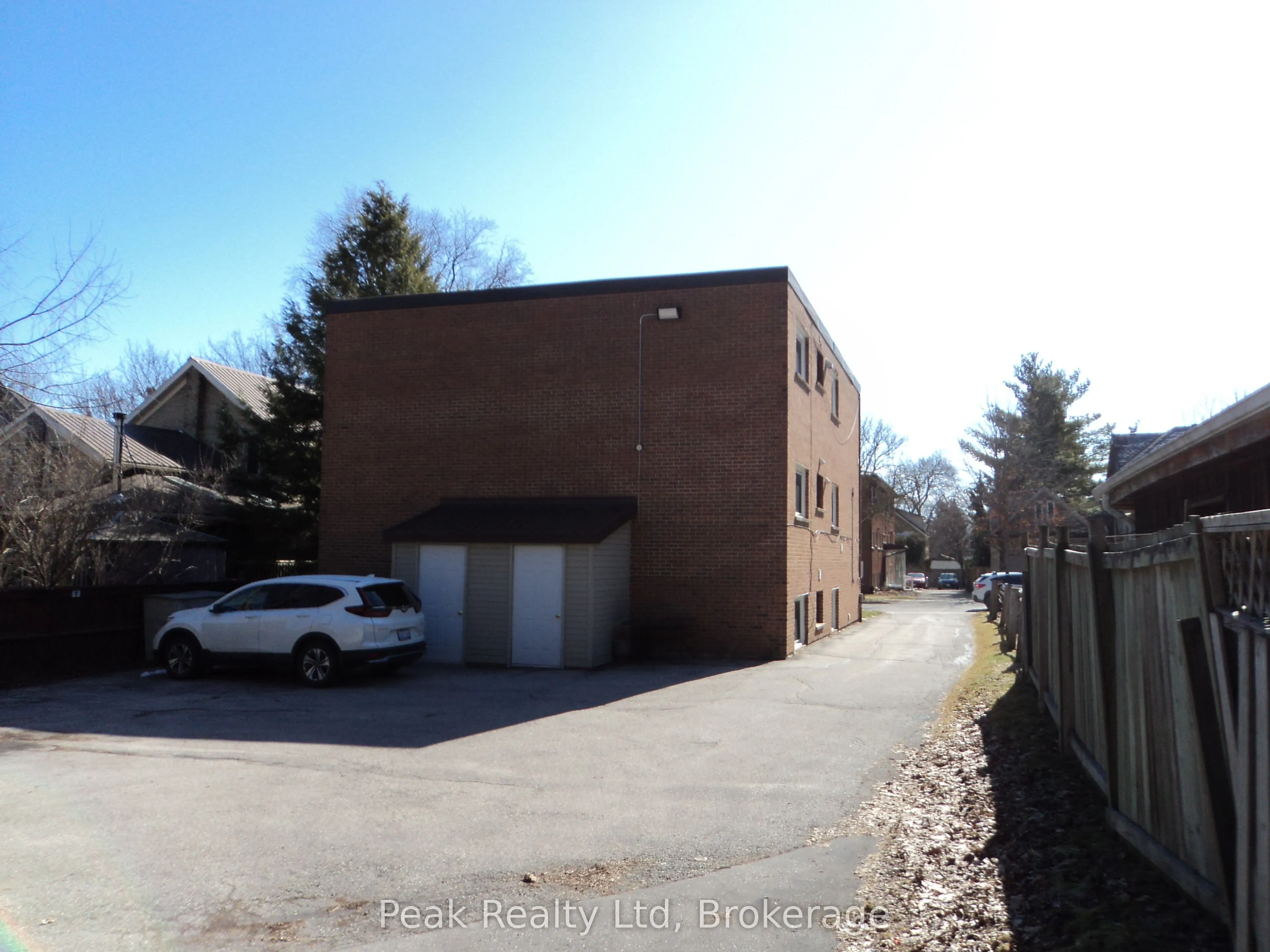 44 Memorial Avenue