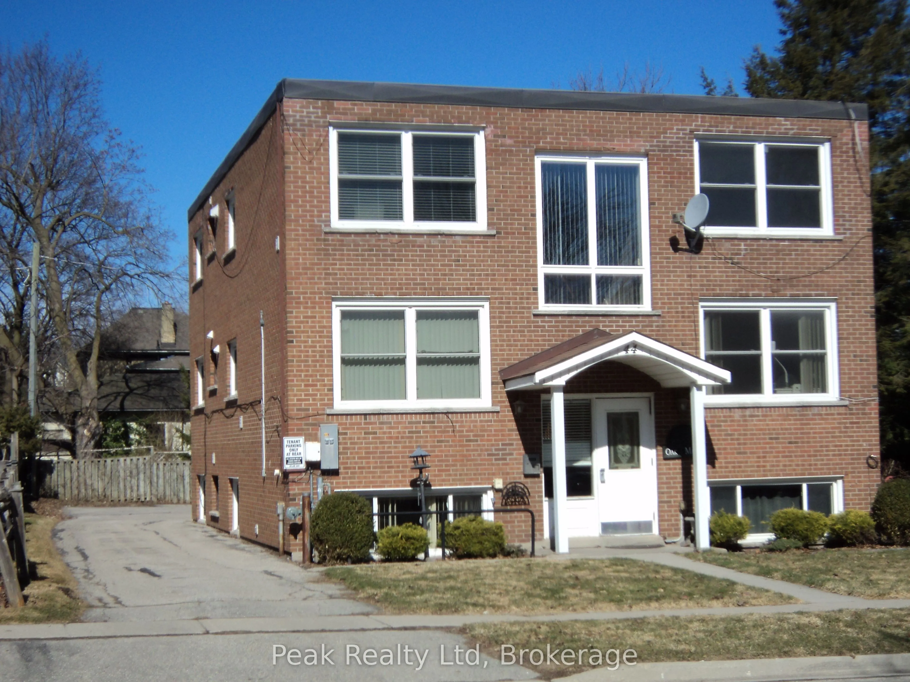 44 Memorial Avenue