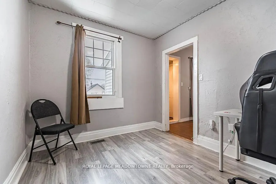 77 Province Street N
