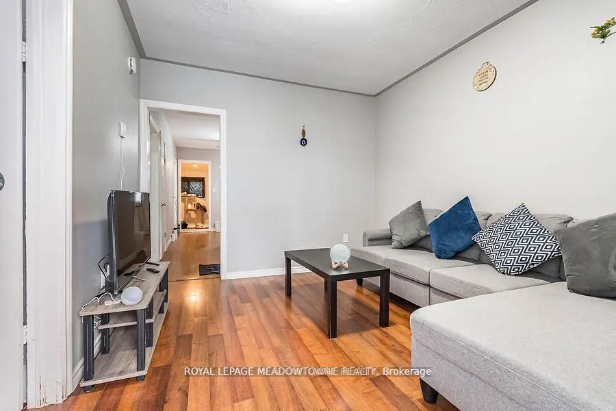 77 Province Street N