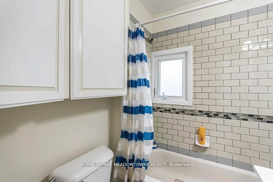 77 Province Street N