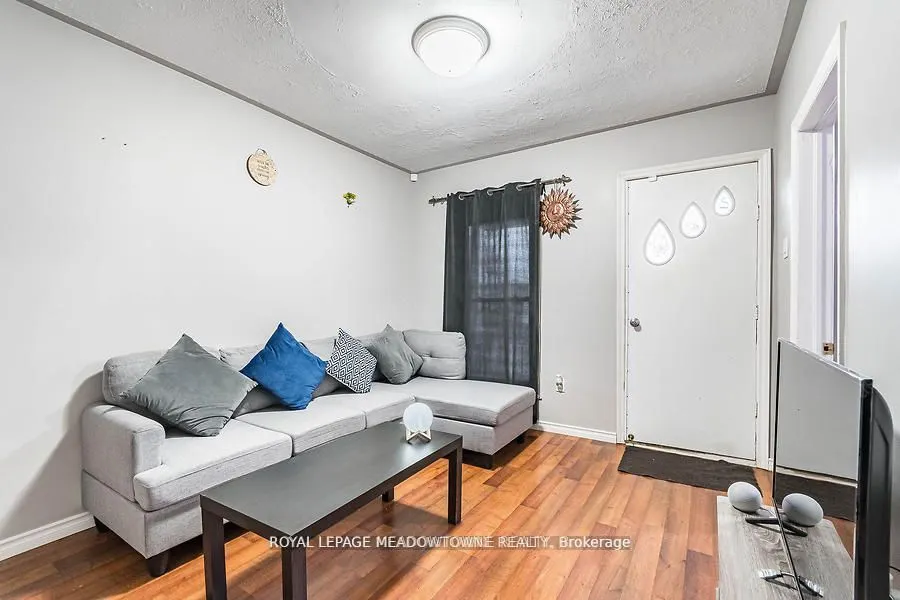 77 Province Street N