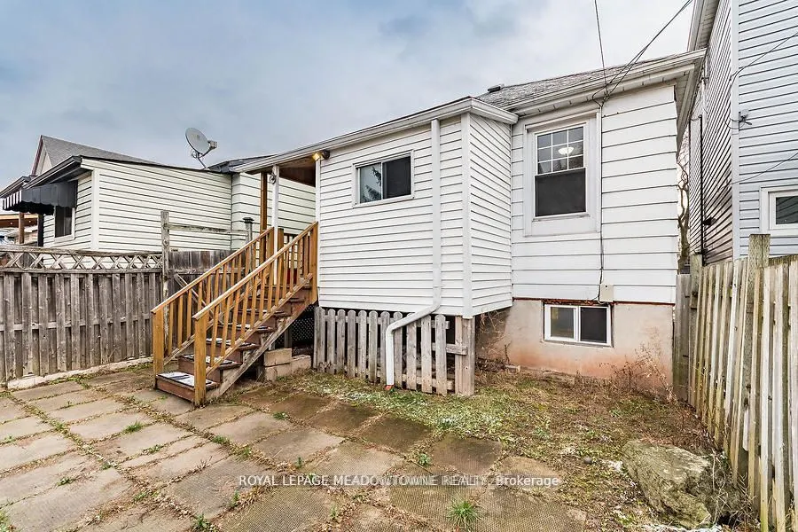 77 Province Street N