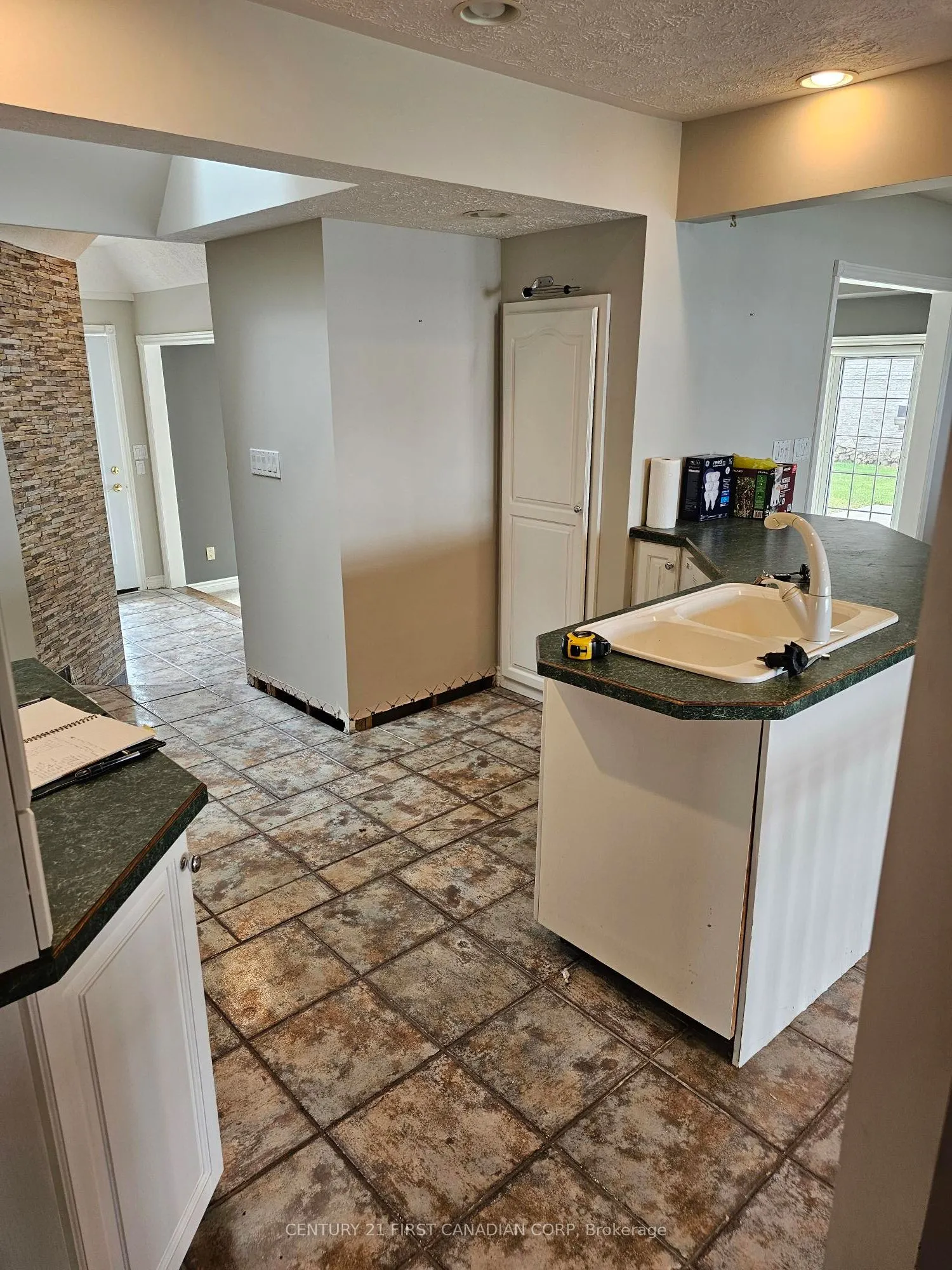 3877 St Clair Parkway