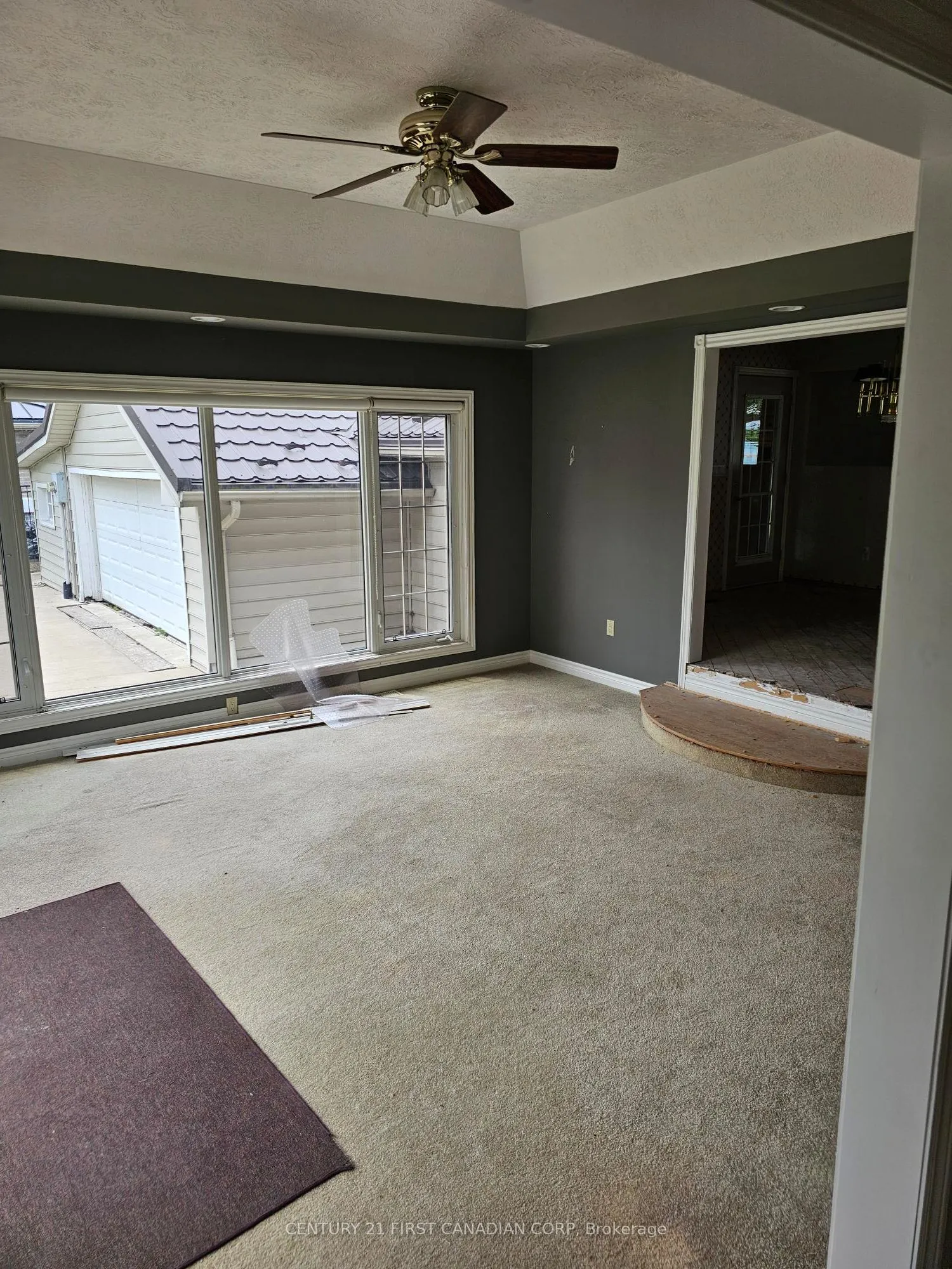 3877 St Clair Parkway