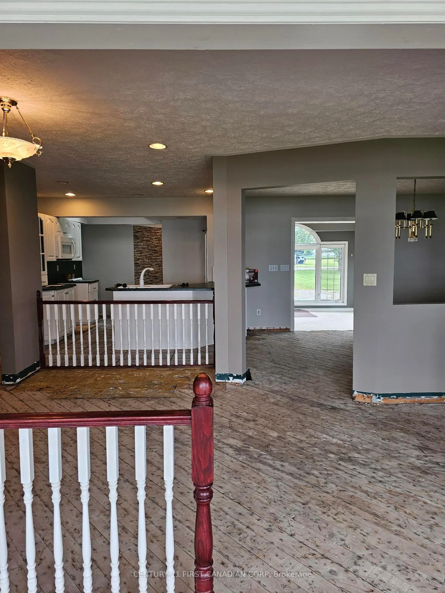 3877 St Clair Parkway