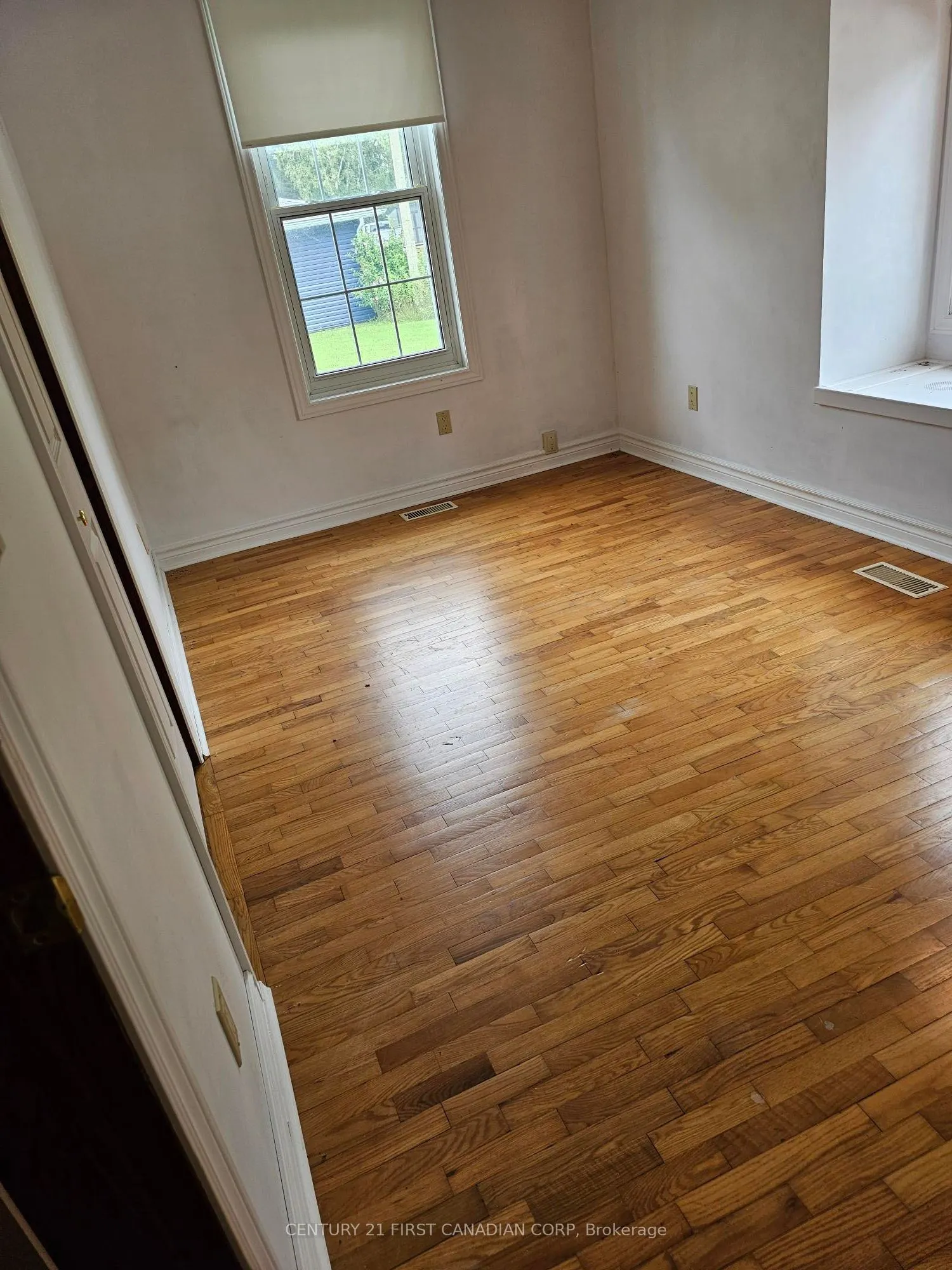 3877 St Clair Parkway