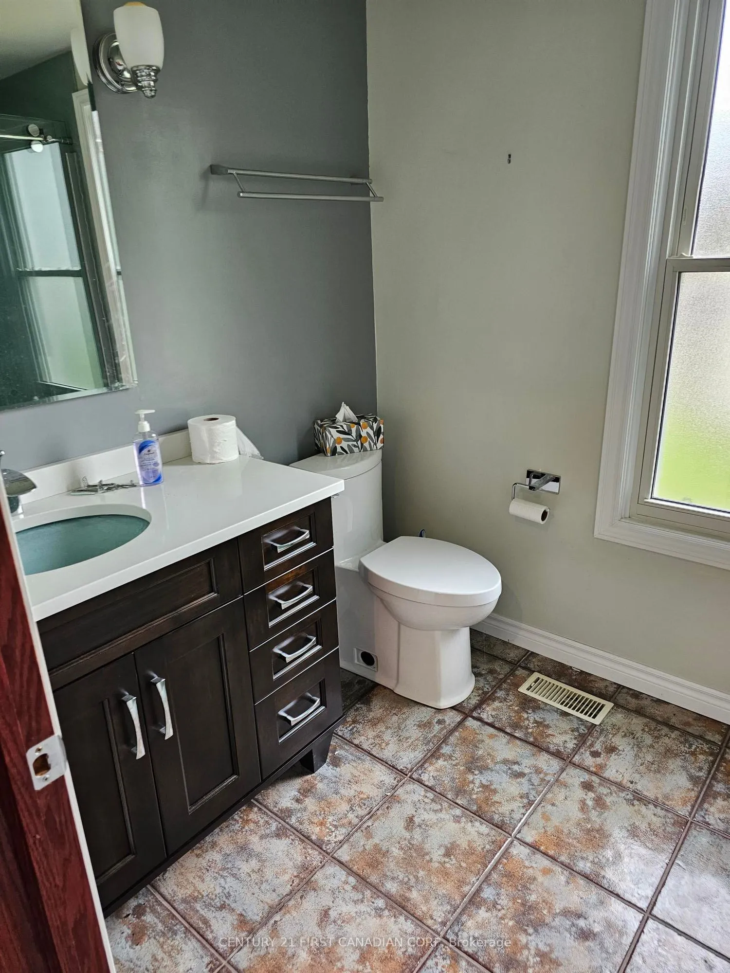 3877 St Clair Parkway