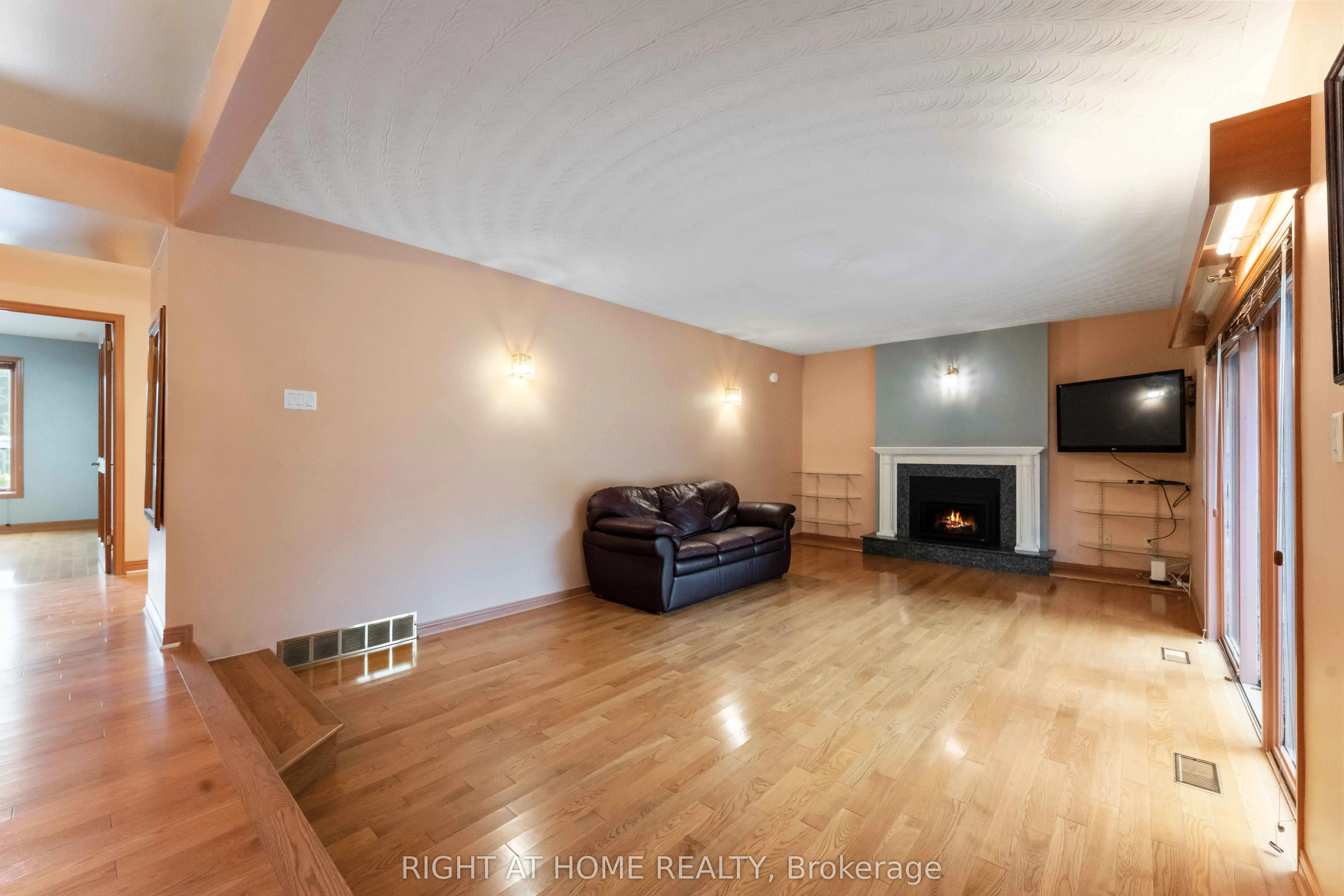 2 Muirfield Gardens