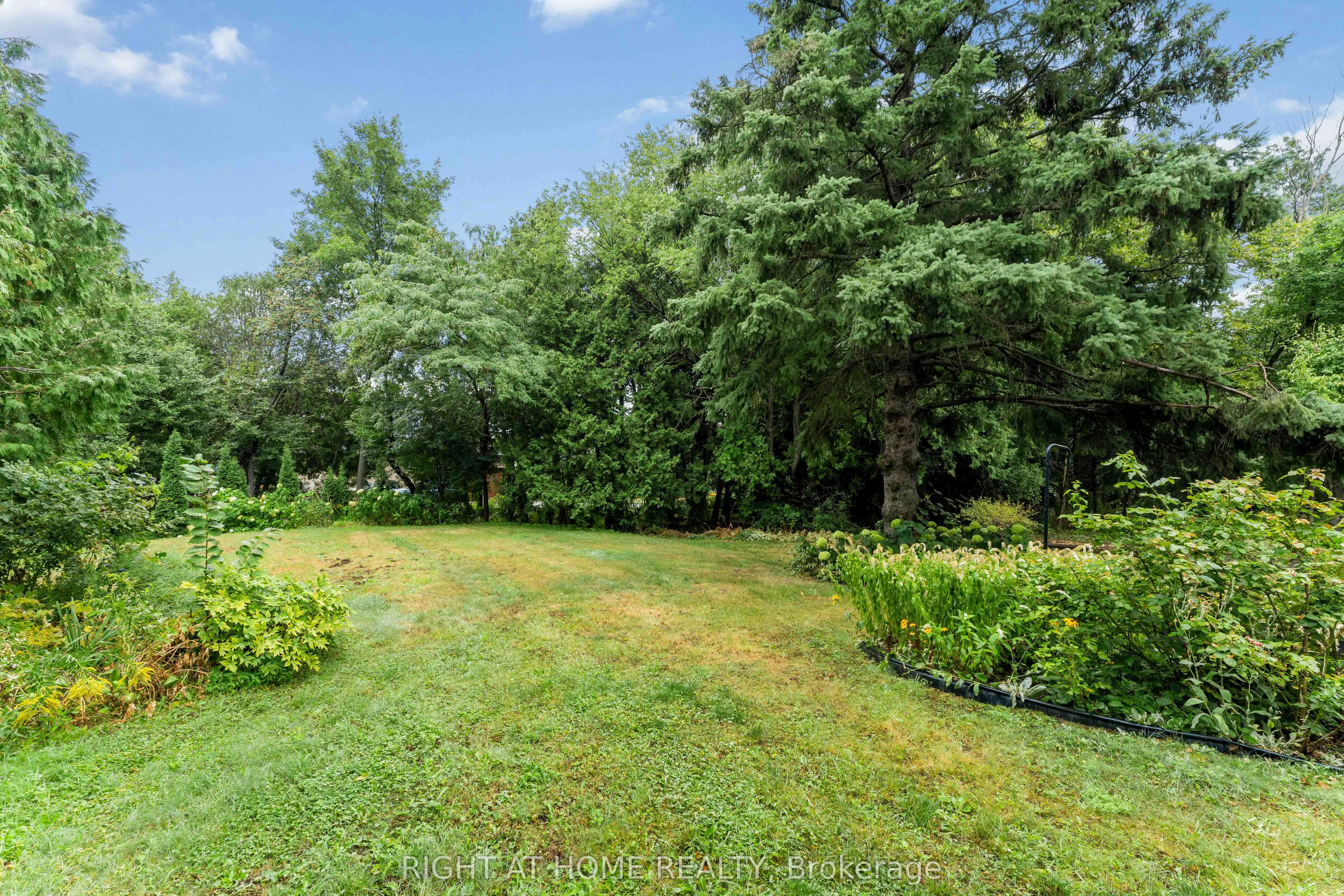 2 Muirfield Gardens