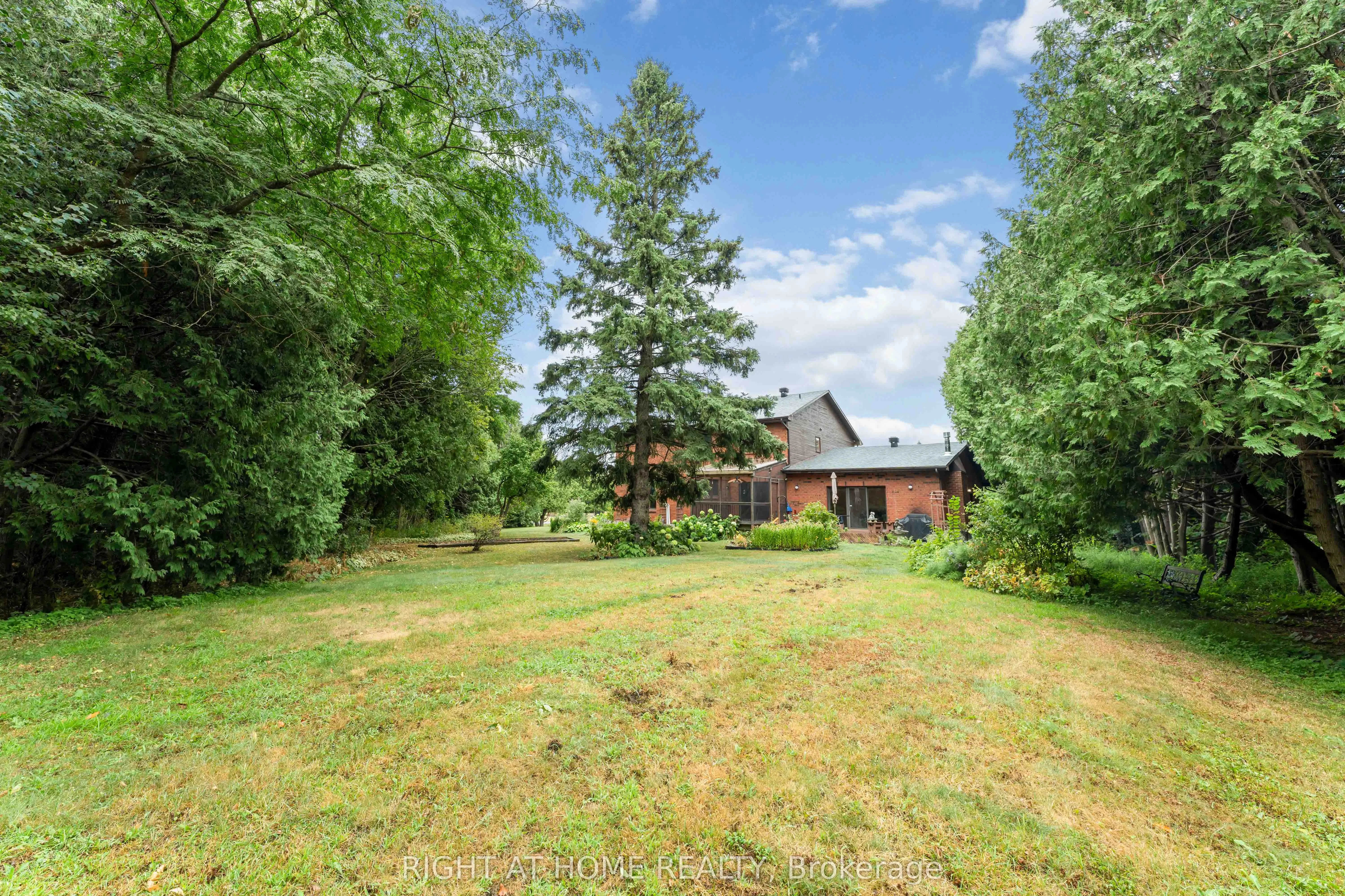2 Muirfield Gardens