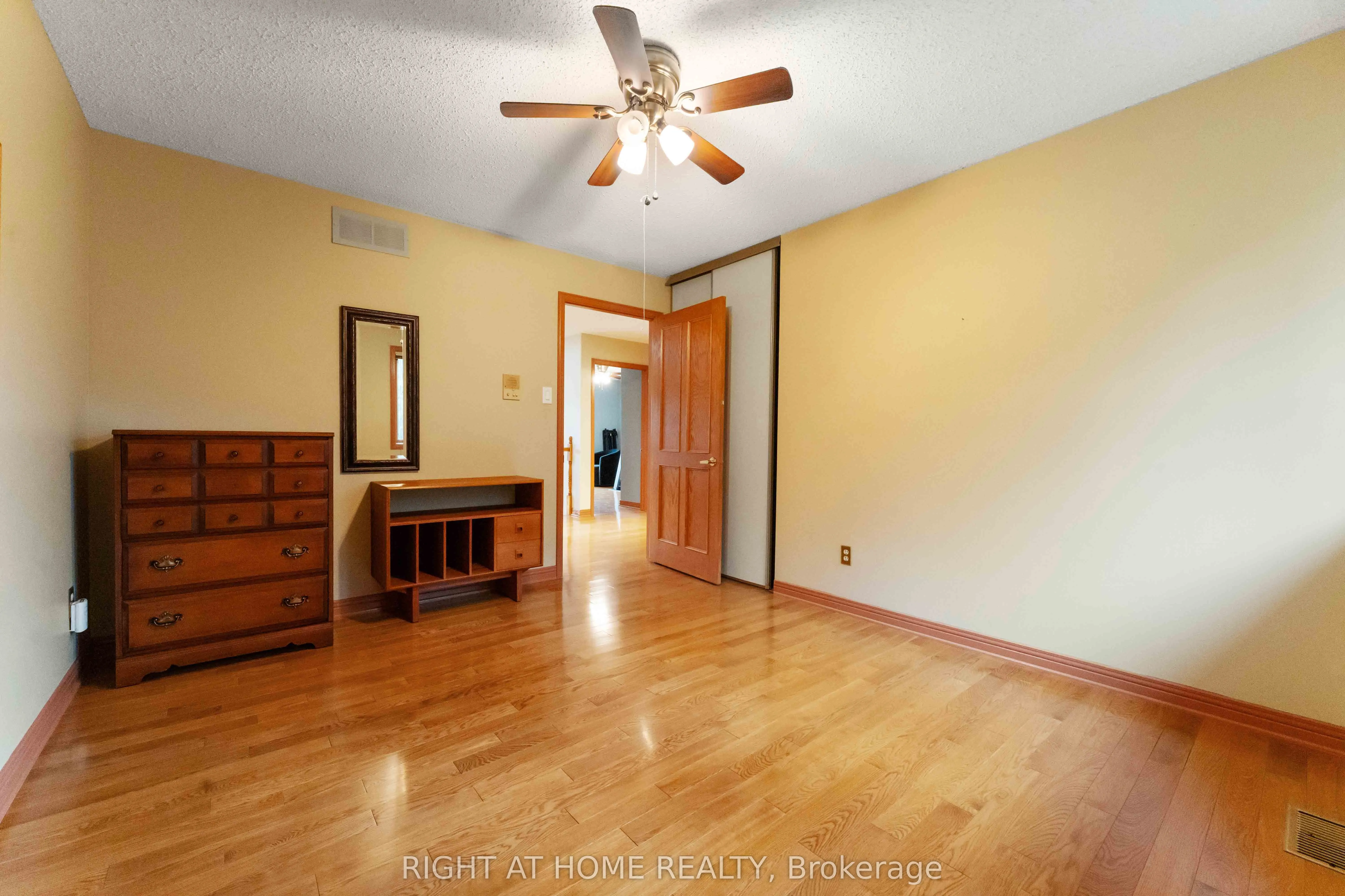 2 Muirfield Gardens