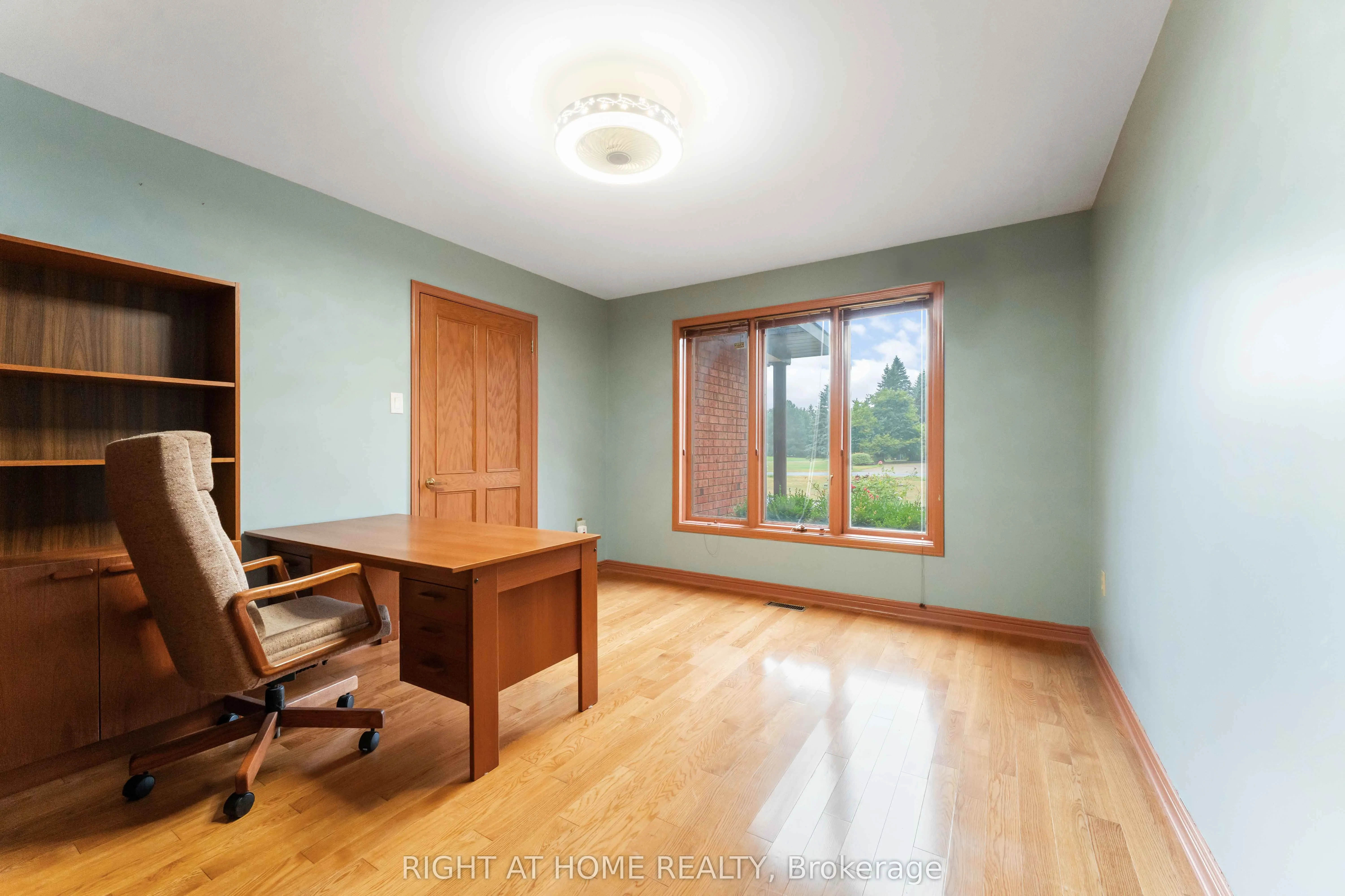 2 Muirfield Gardens