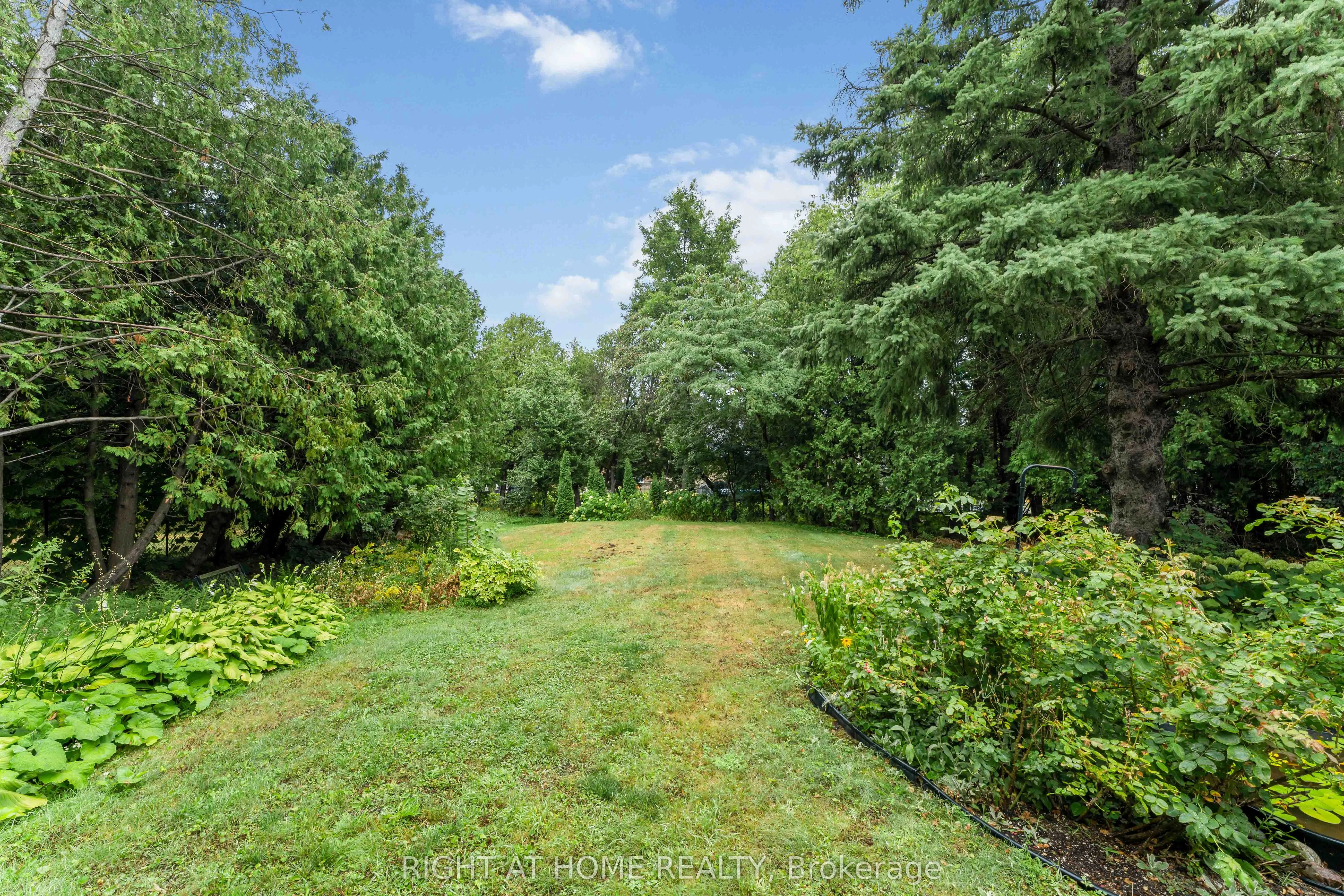 2 Muirfield Gardens