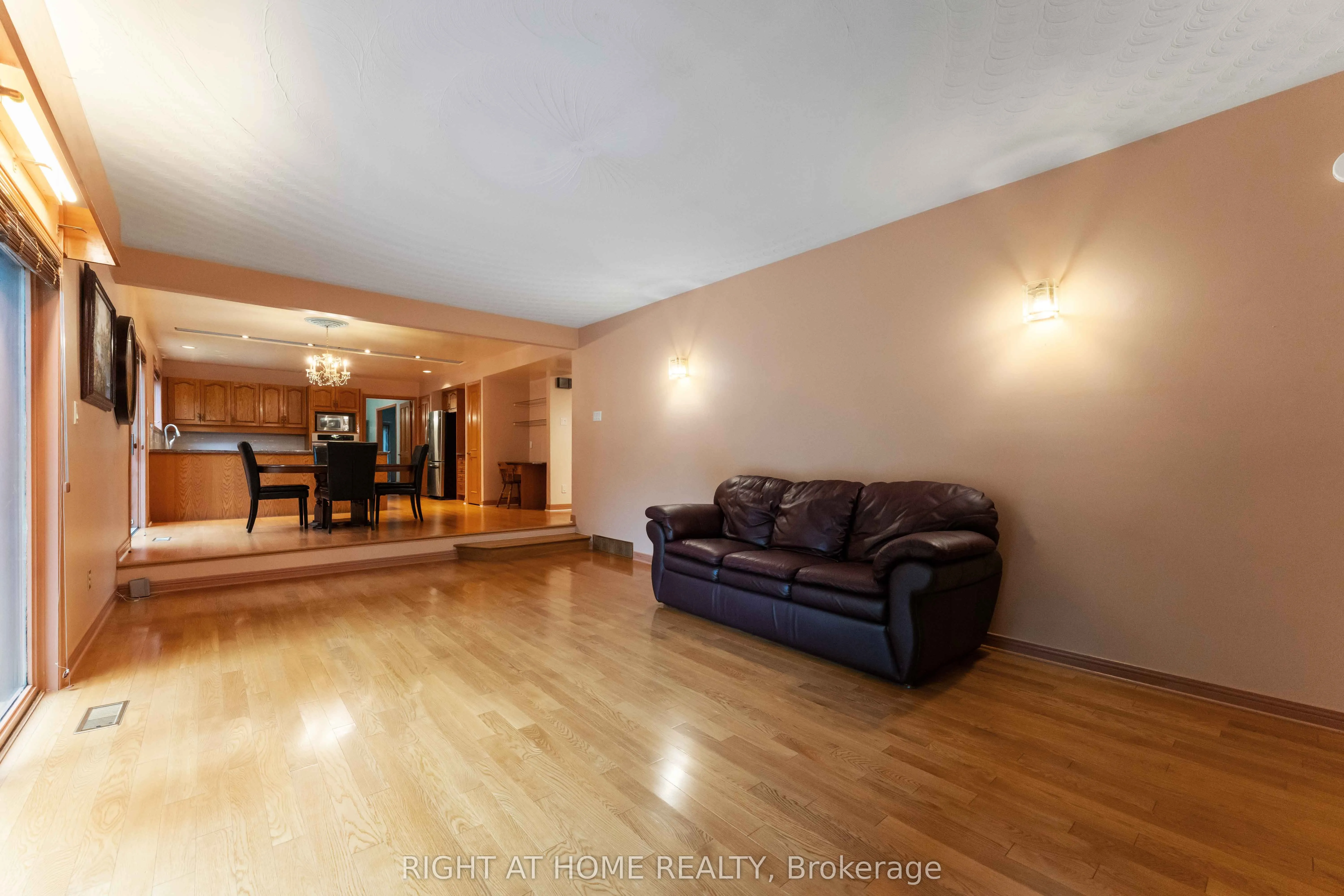 2 Muirfield Gardens
